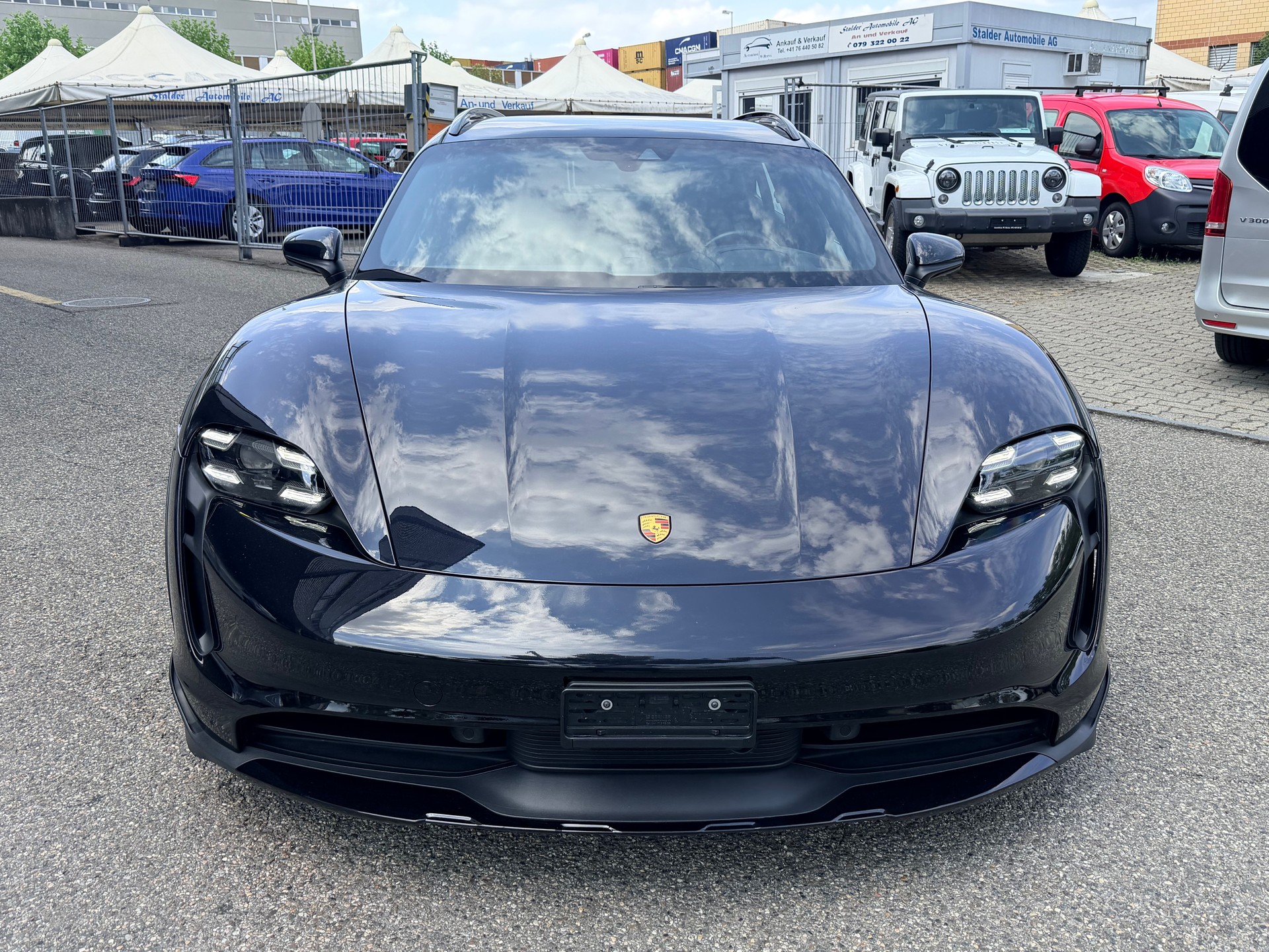 PORSCHE Taycan 4S Cross Turismo-image-7