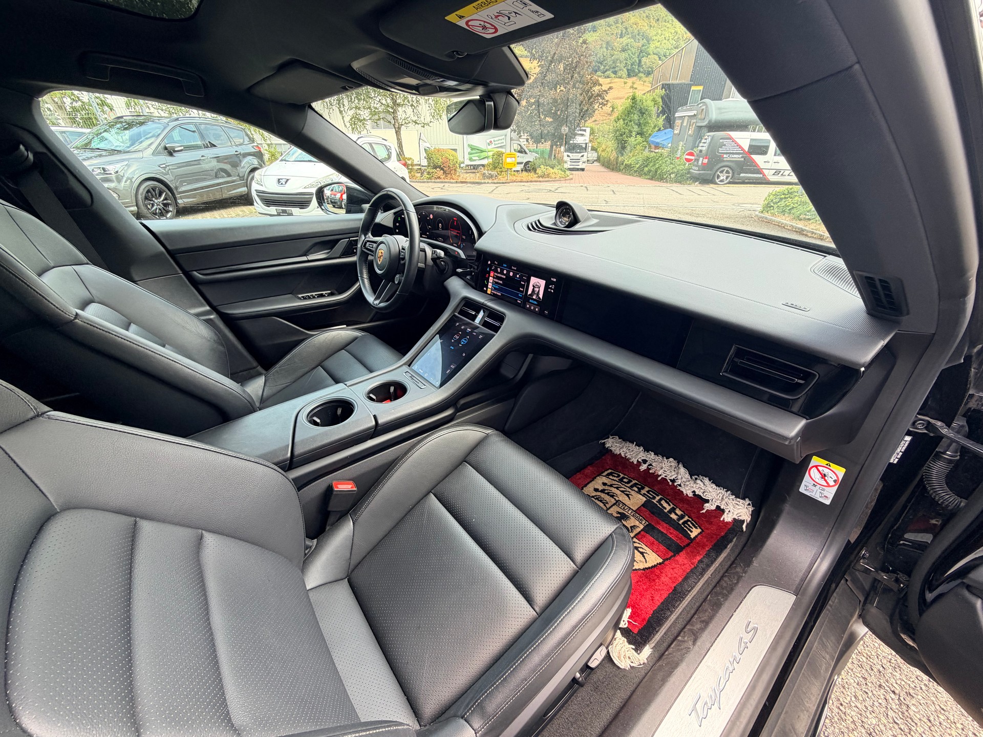 PORSCHE Taycan 4S Cross Turismo-image-10