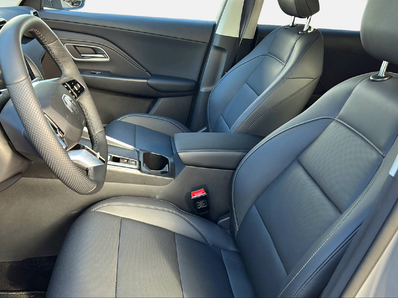 MG ZS 1.5 Hybrid+ Luxury-image-1