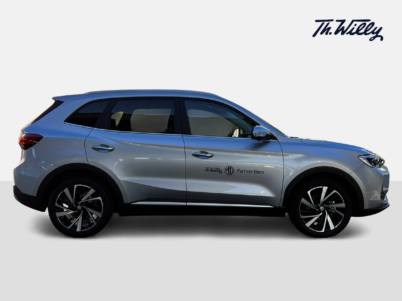 MG ZS 1.5 Hybrid+ Luxury-image-11