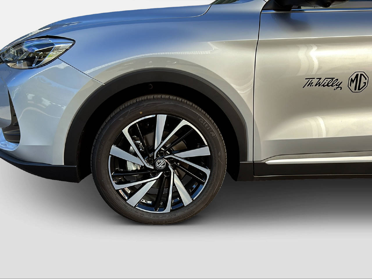 MG ZS 1.5 Hybrid+ Luxury-image-14