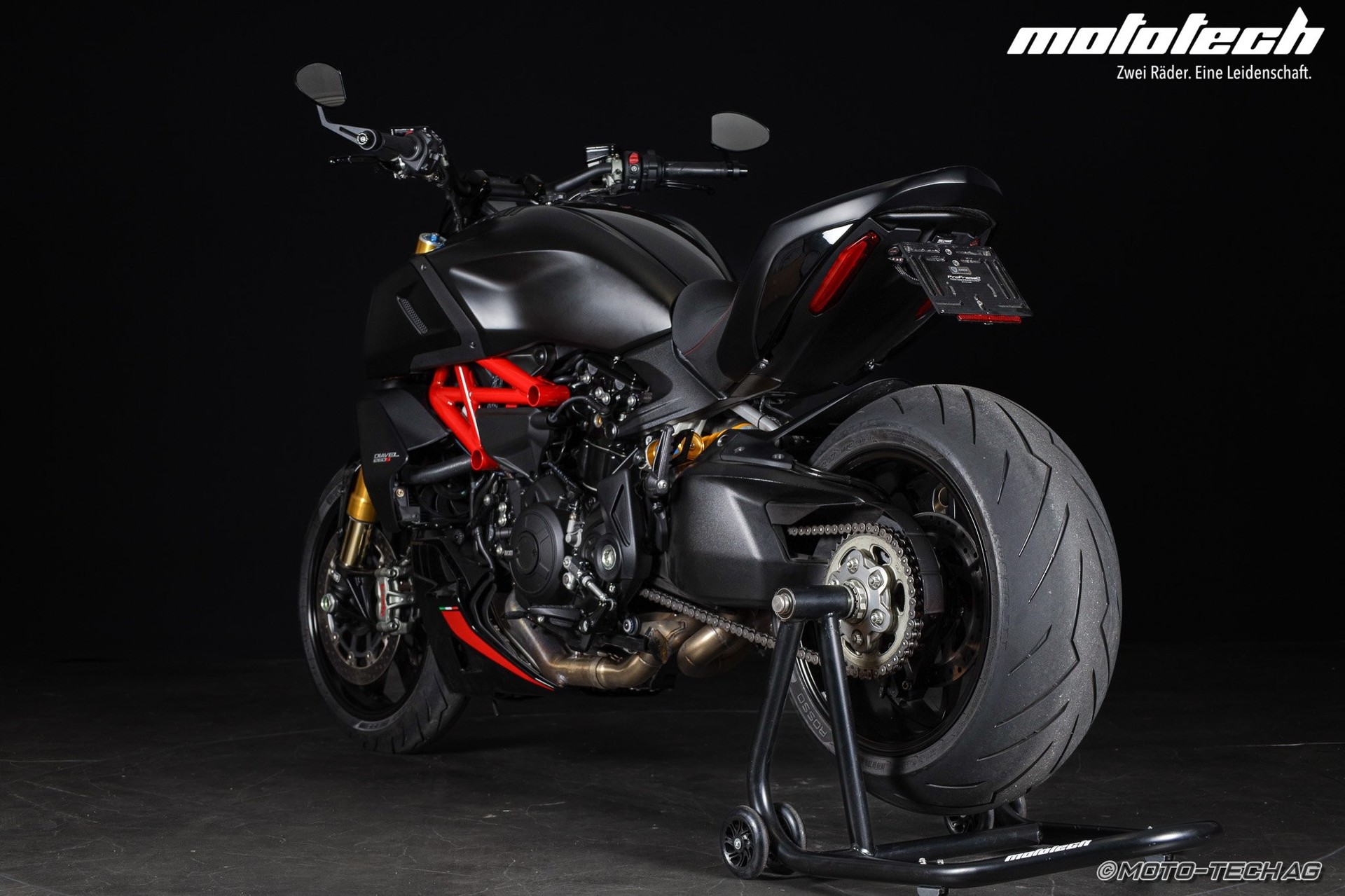 DUCATI Diavel 1260 S QD-showroom-element-3