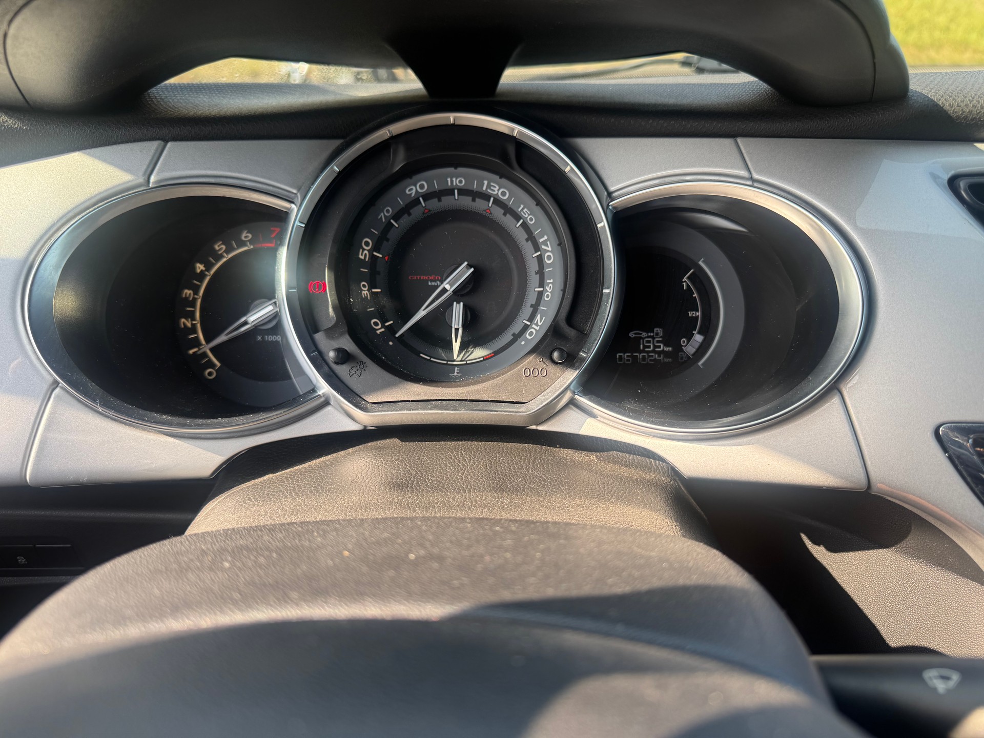 DS AUTOMOBILES DS3 1.2 VTi Chic-image-9