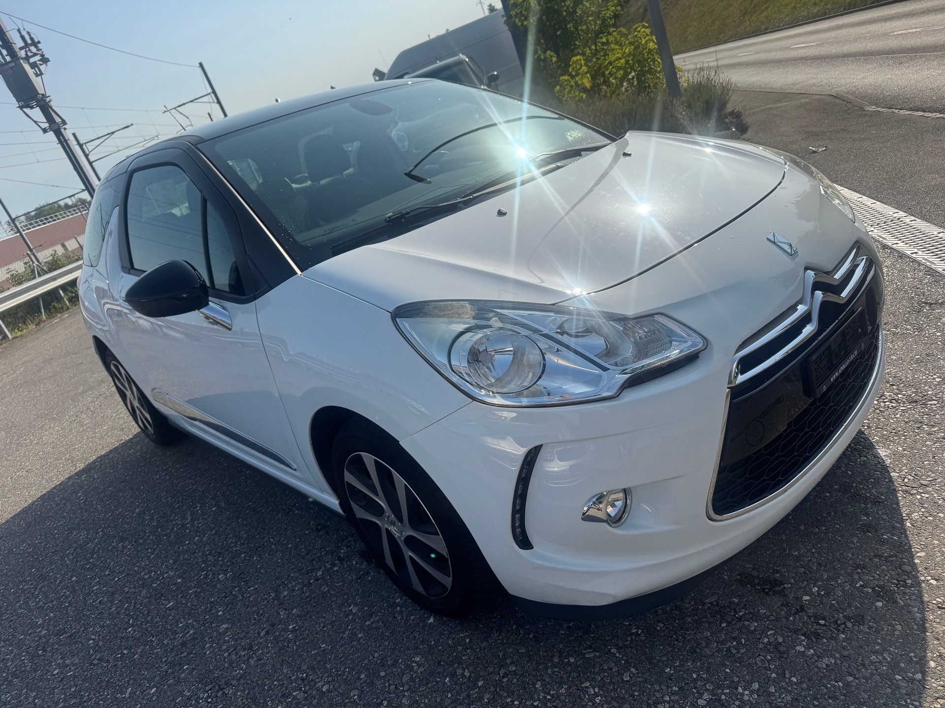 DS AUTOMOBILES DS3 1.2 VTi Chic-image-2