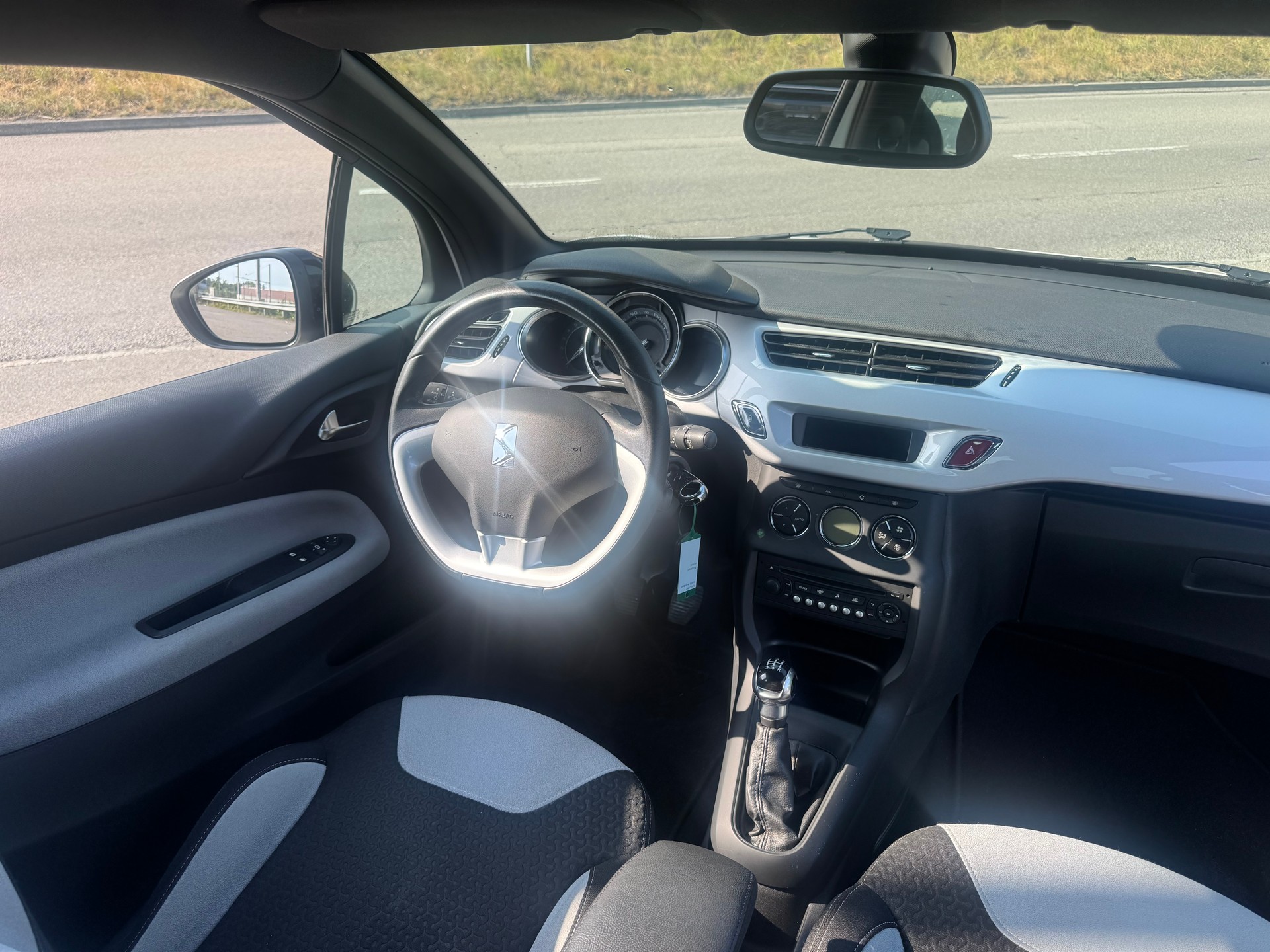 DS AUTOMOBILES DS3 1.2 VTi Chic-image-7