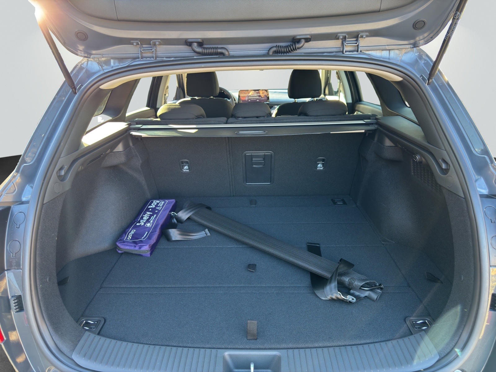 HYUNDAI i30 Wagon 1.5 T-GDi Amplia 48V MH DCT-image-11