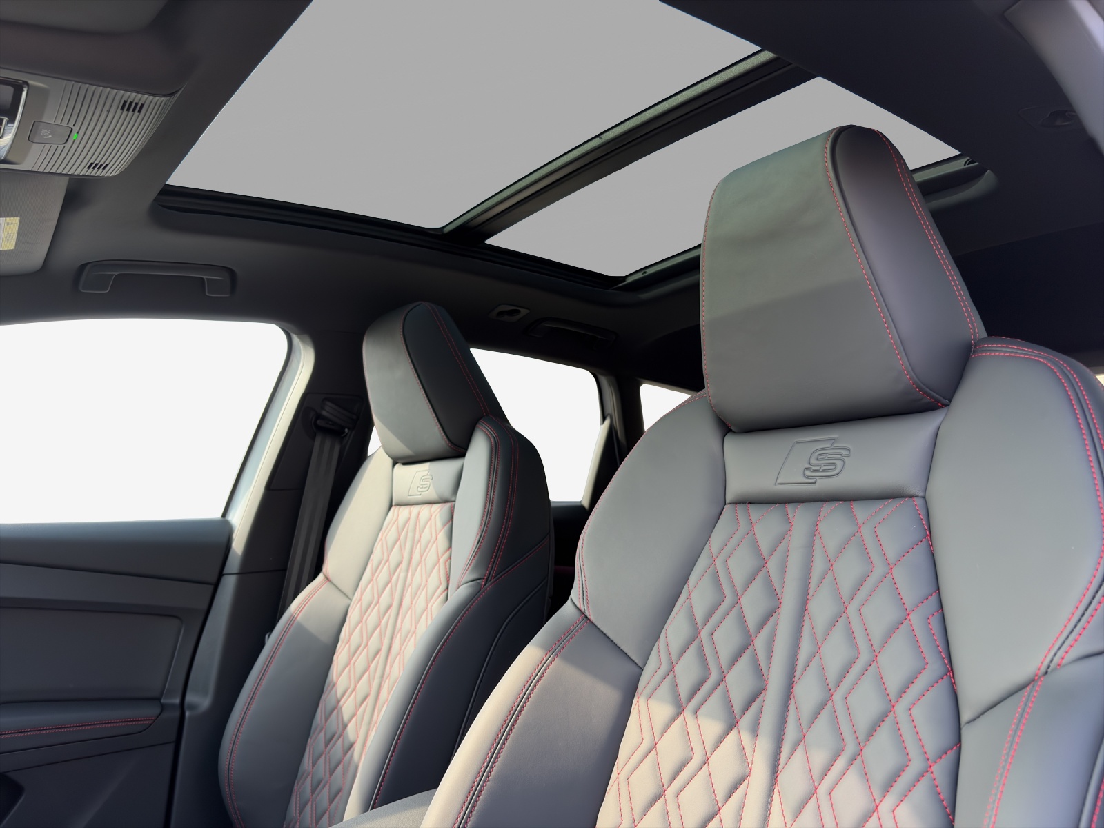 AUDI Q4 e-tron 45 Edition Swiss Ski quattro-image-14