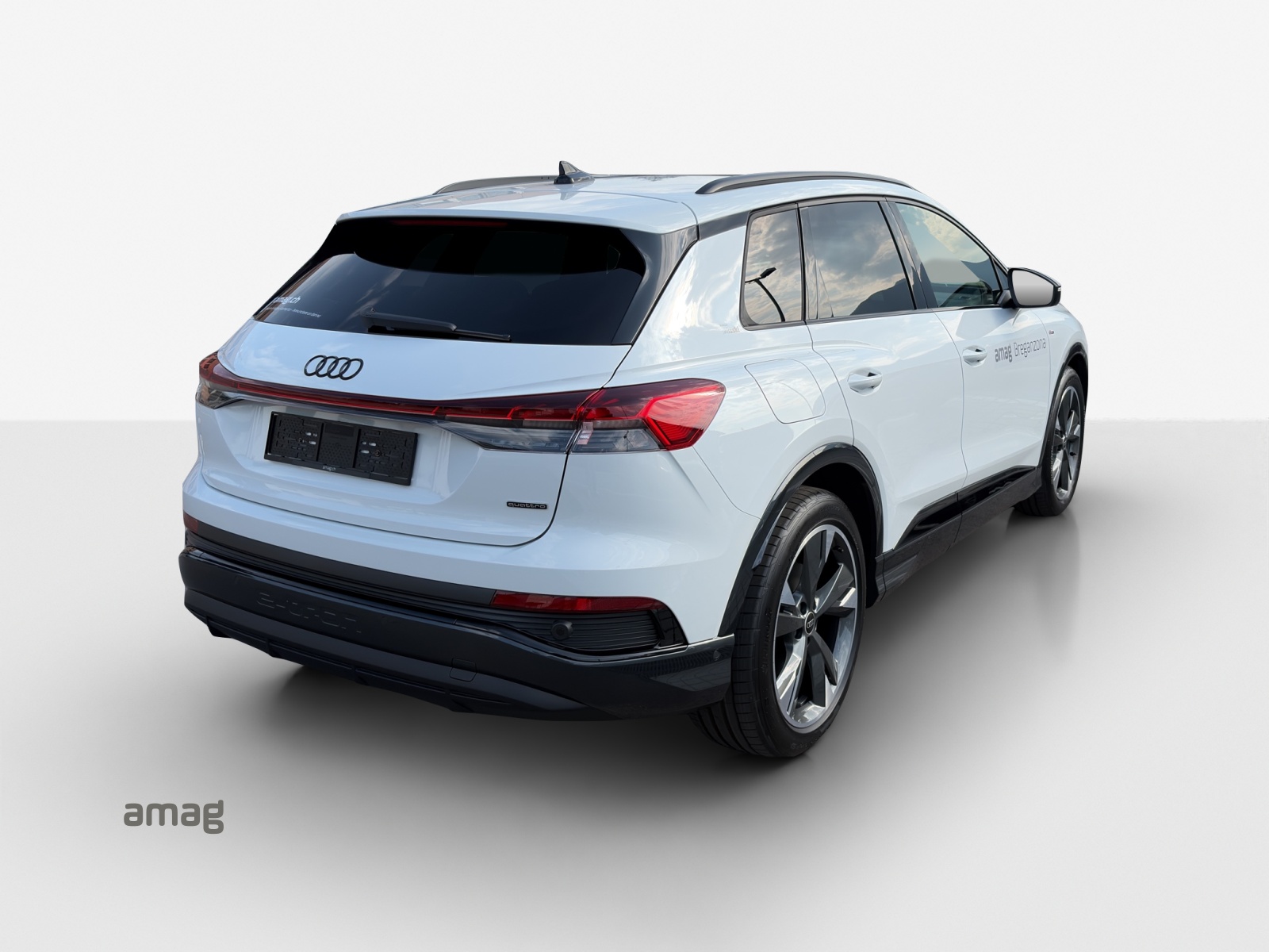 AUDI Q4 e-tron 45 Edition Swiss Ski quattro-image-4