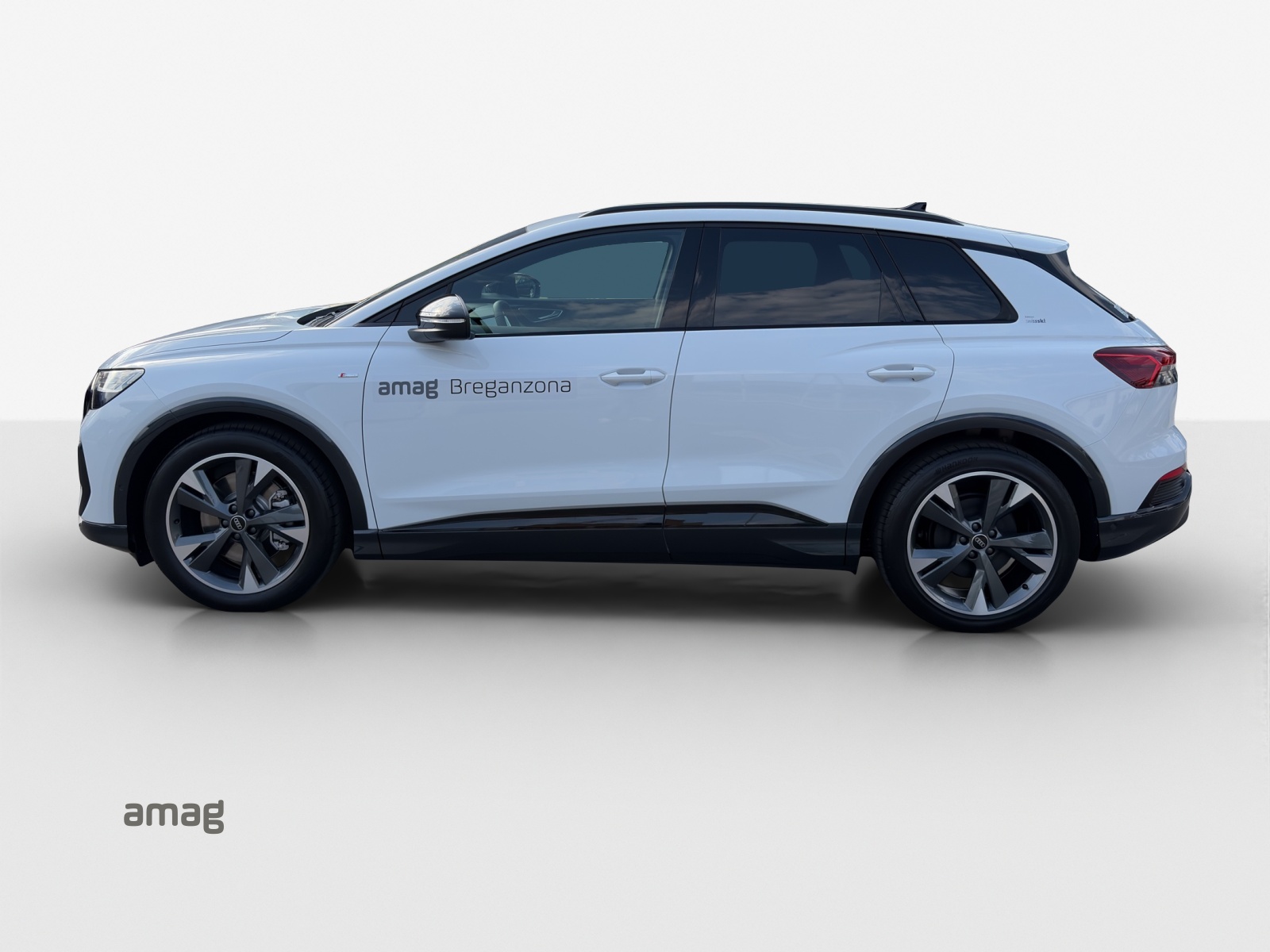 AUDI Q4 e-tron 45 Edition Swiss Ski quattro-image-1