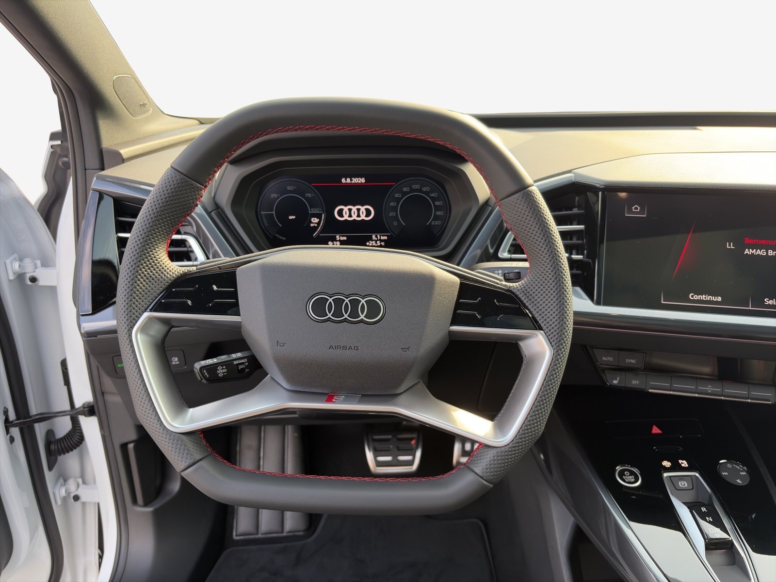AUDI Q4 e-tron 45 Edition Swiss Ski quattro-image-9