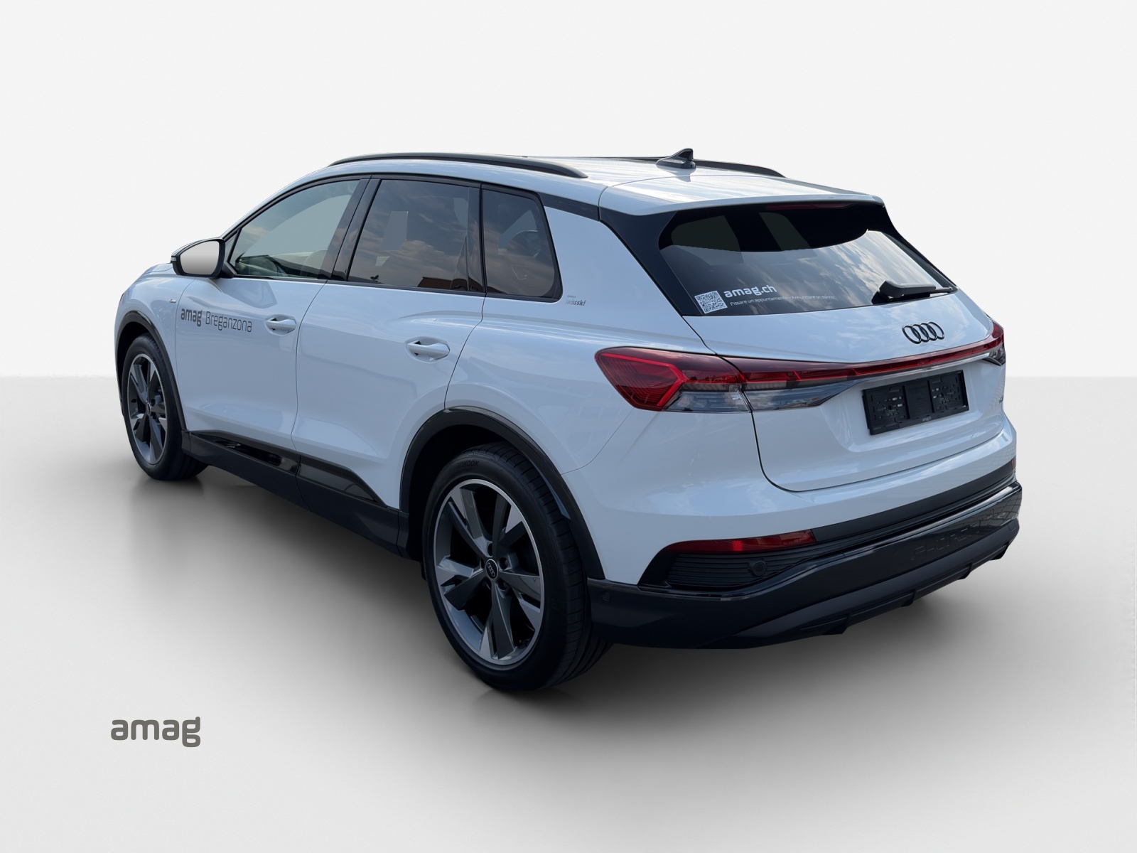 AUDI Q4 e-tron 45 Edition Swiss Ski quattro-image-2