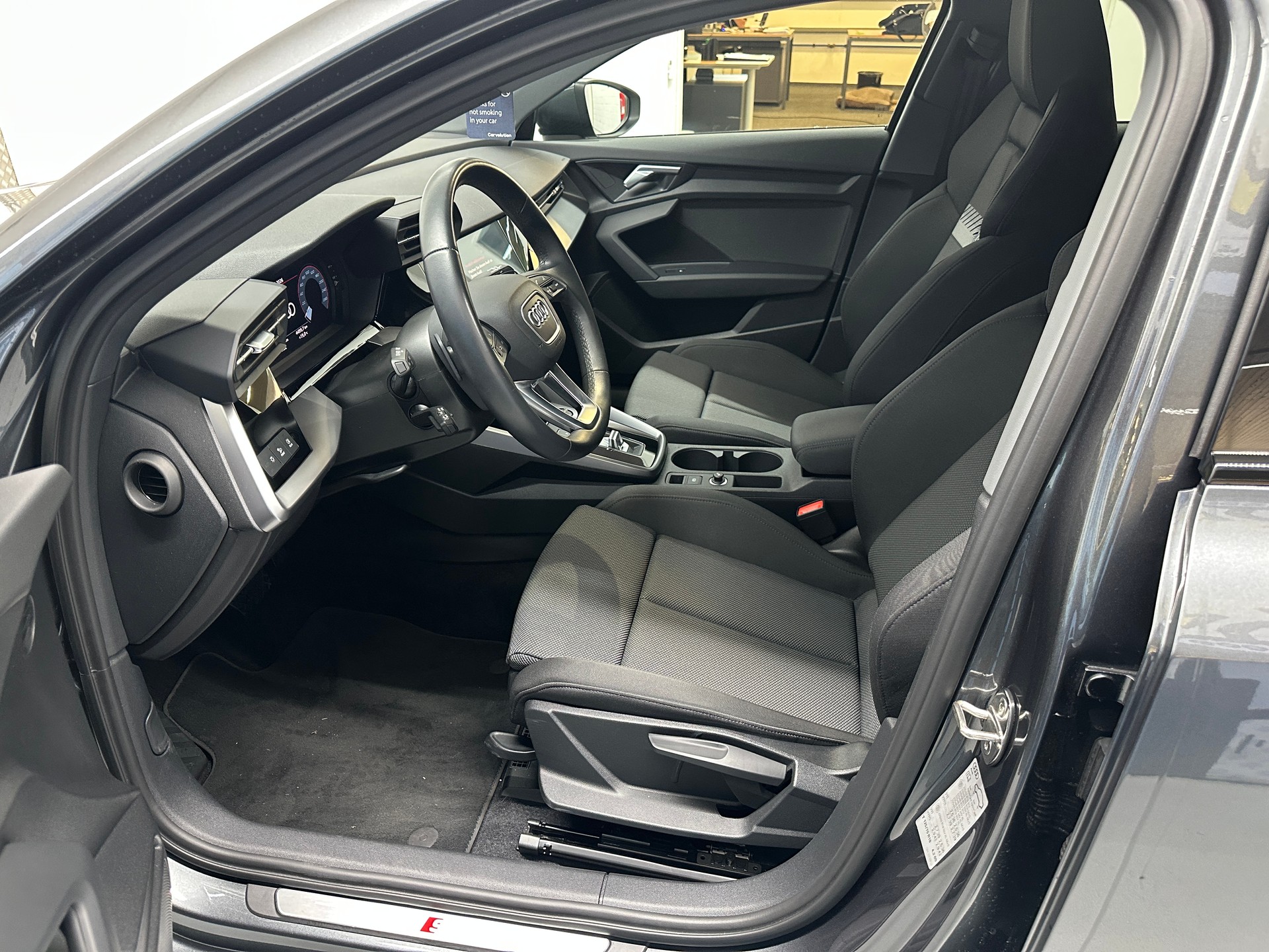AUDI A3 Sportback 35 TFSI S line S-tronic-image-7