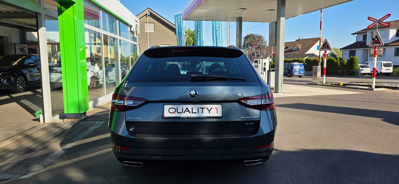 SKODA Superb 2.0 TSI SportLine+ 4x4 DSG-image-2