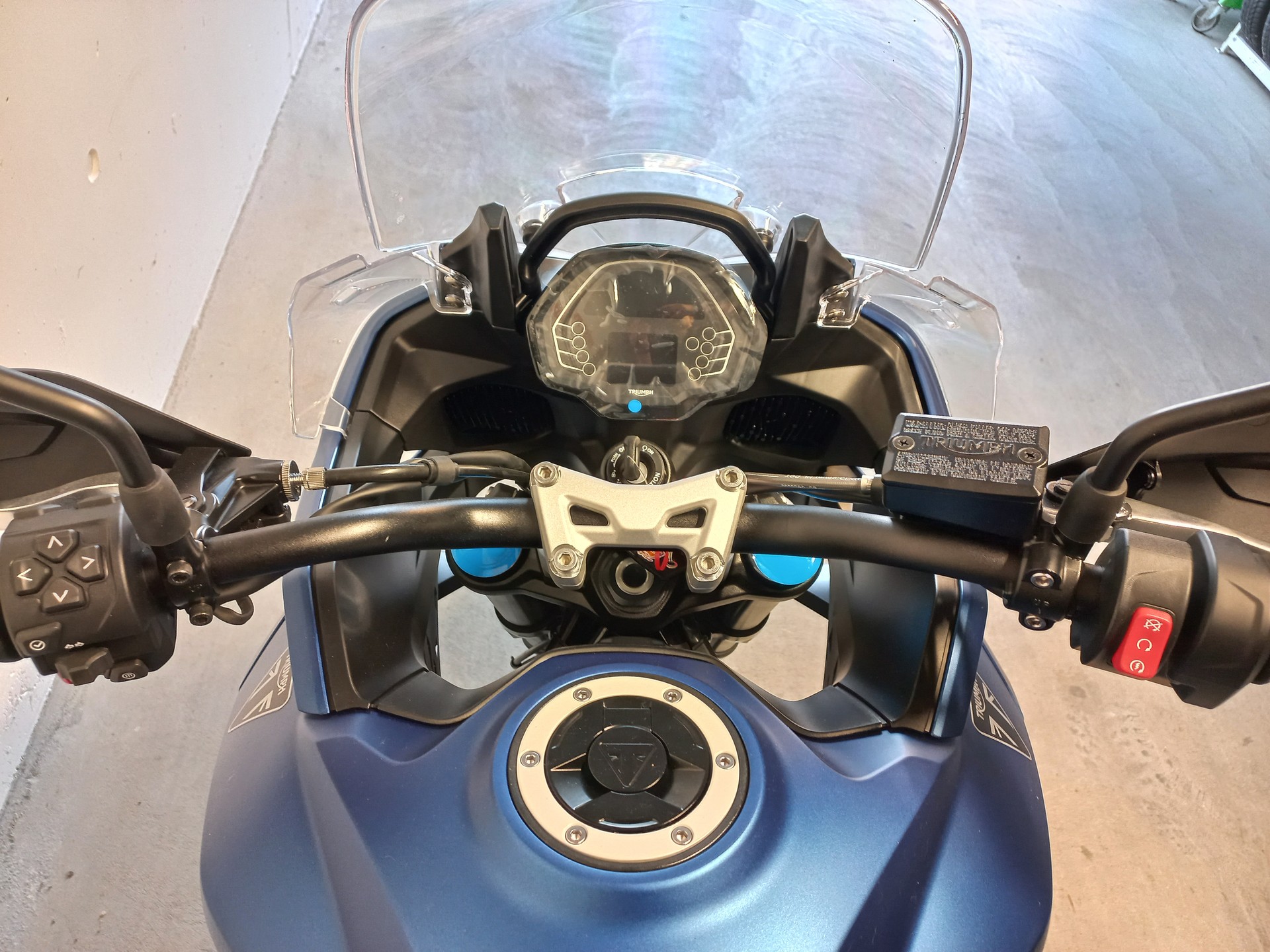 TRIUMPH Tiger Sport 800 tour-showroom-element-3