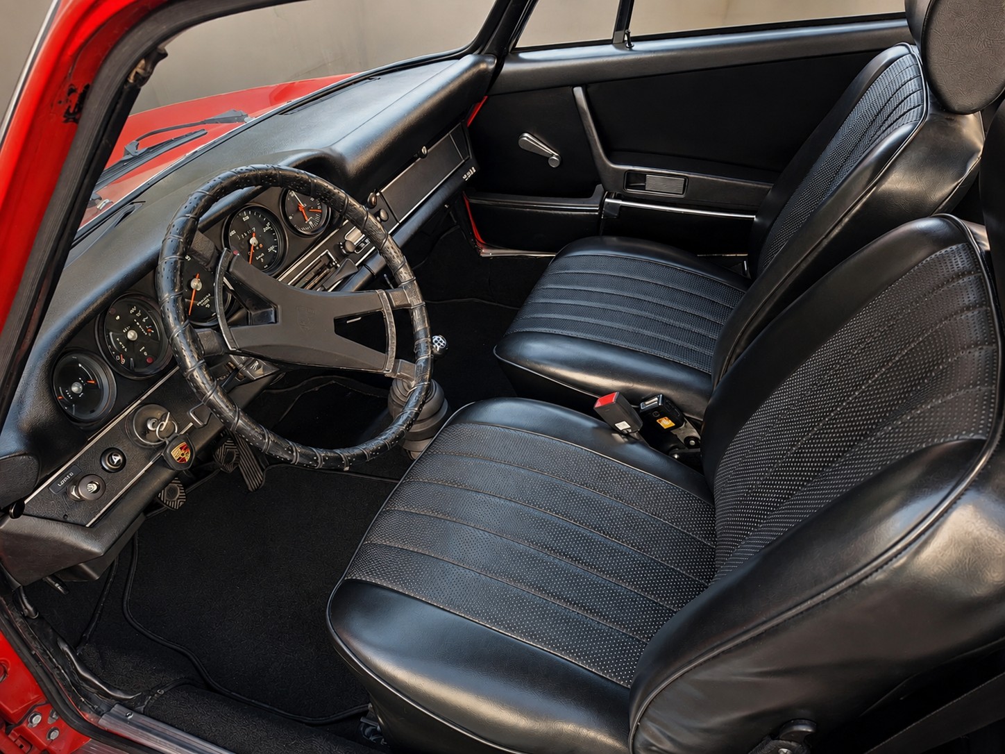 PORSCHE 911-image-1