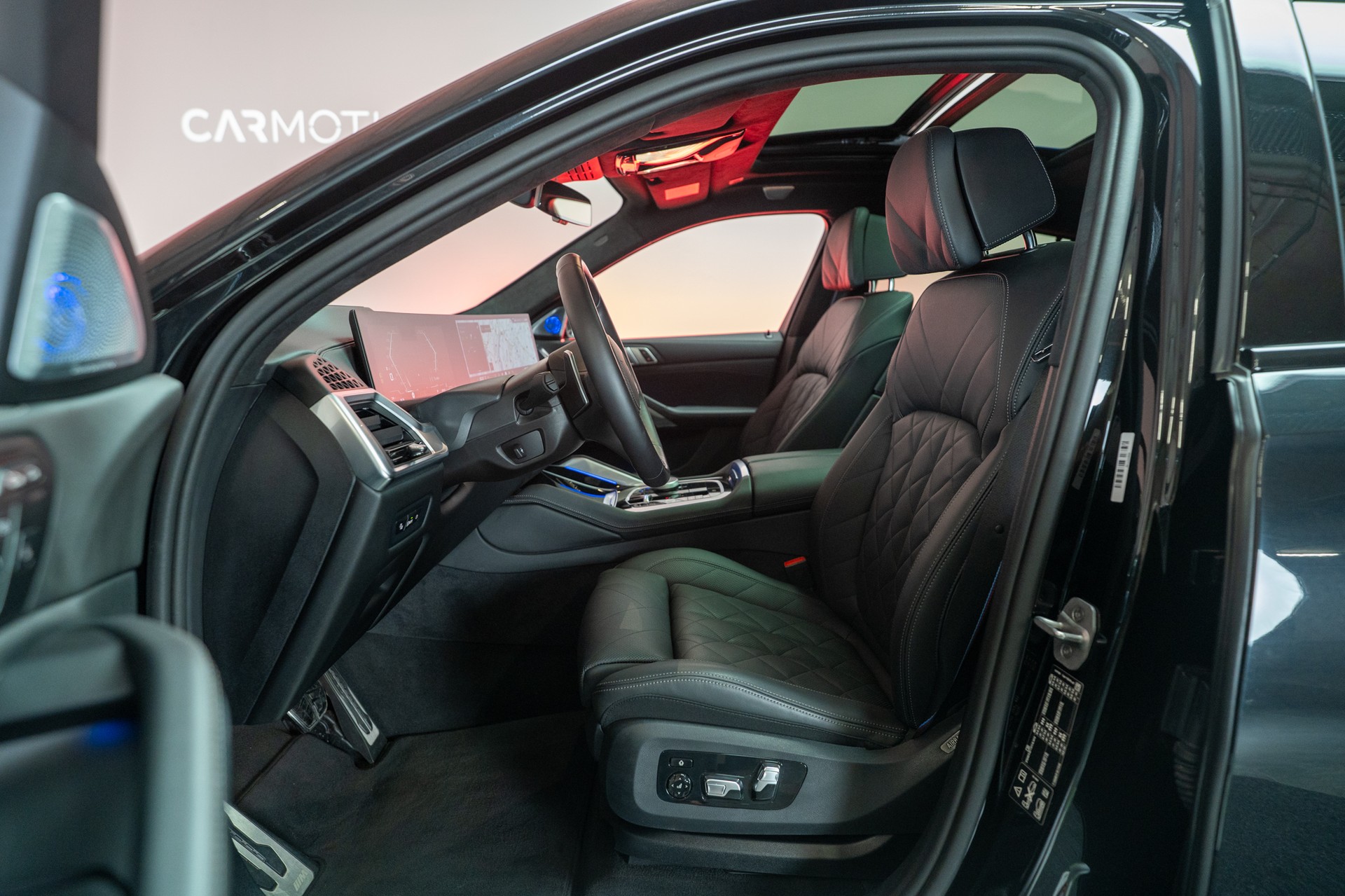 BMW X6 M60i M Sport Pro / Panorama-Glasdach / Bowers&Wilkins / 360°Kamera-image-8