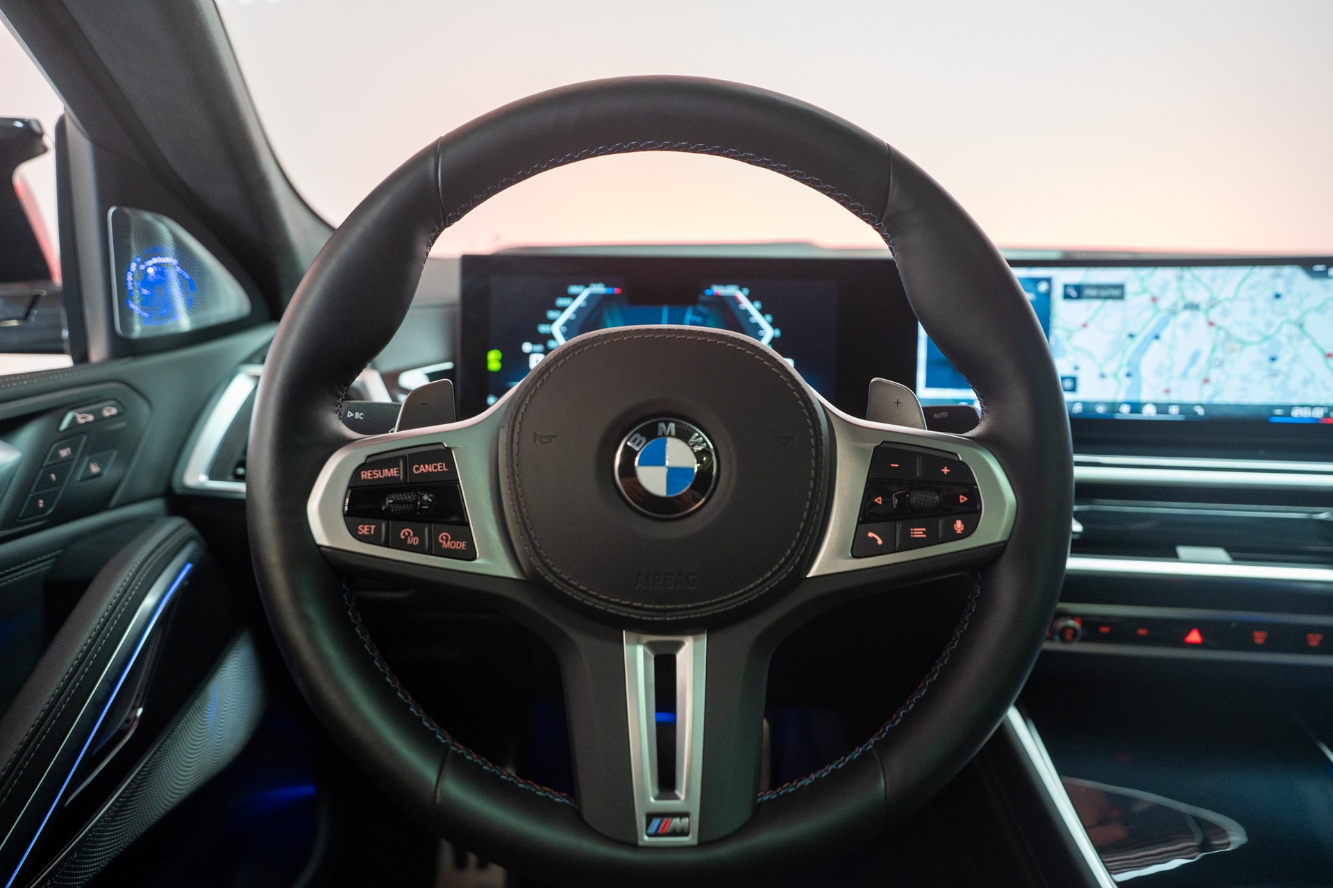 BMW X6 M60i M Sport Pro / Panorama-Glasdach / Bowers&Wilkins / 360°Kamera-image-25