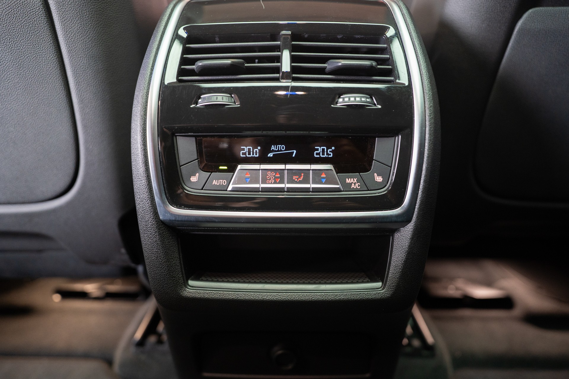BMW X6 M60i M Sport Pro / Panorama-Glasdach / Bowers&Wilkins / 360°Kamera-image-18