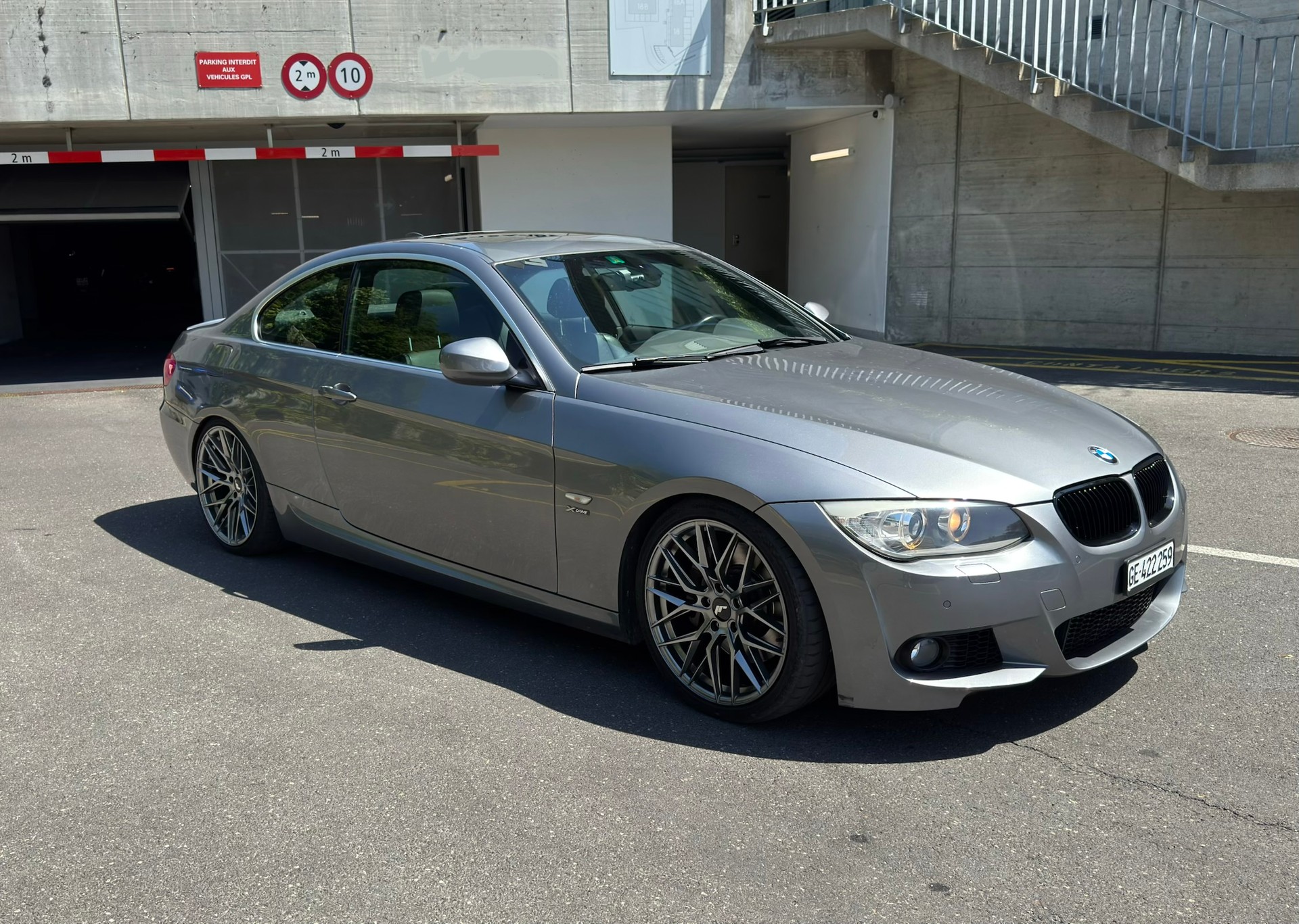 BMW 335i xDrive-image-3