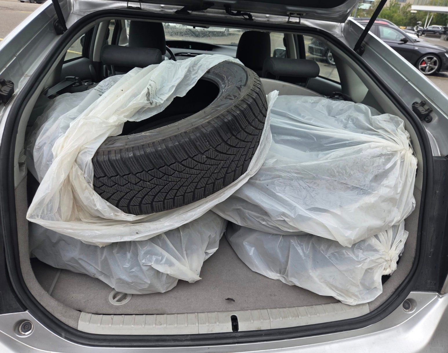 TOYOTA Prius 1.8 16V HSD Sol-image-10
