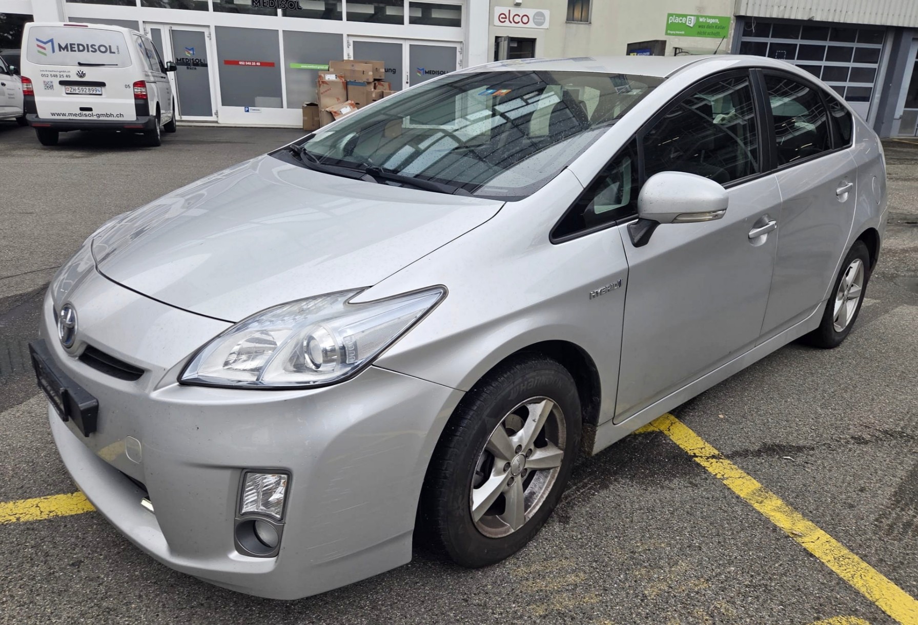TOYOTA Prius 1.8 16V HSD Sol-image-2