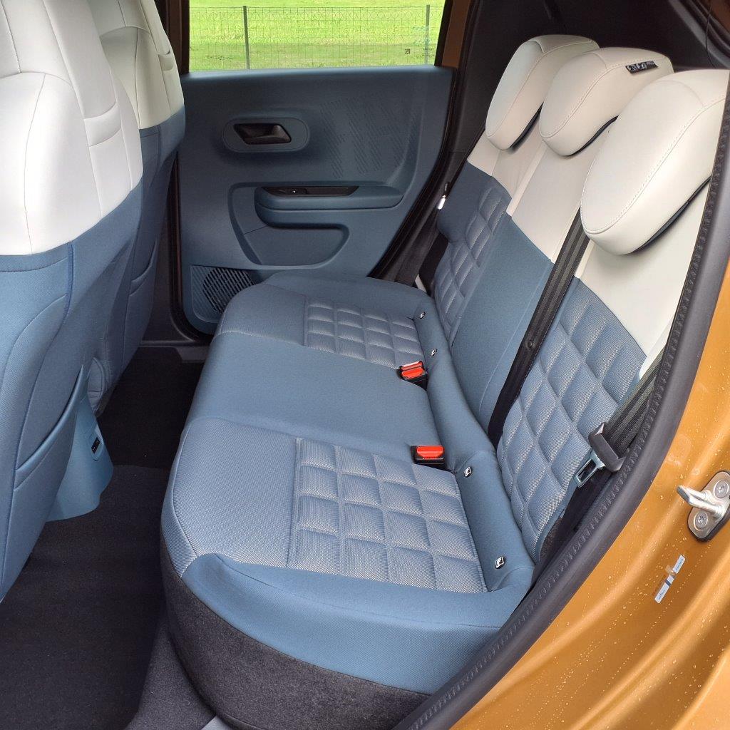 FIAT Grande Panda 1.2 Hybrid La Prima-image-12