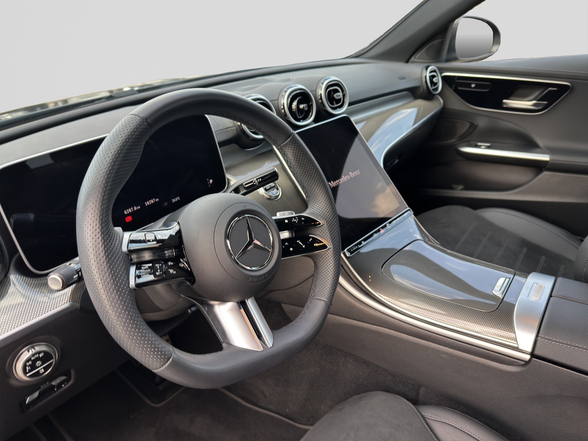 MERCEDES-BENZ 300 C 300 d AMG Line-image-6