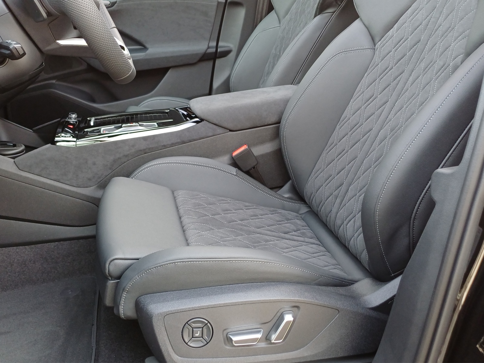 AUDI Q6 Sportback e-tron quattro-image-7