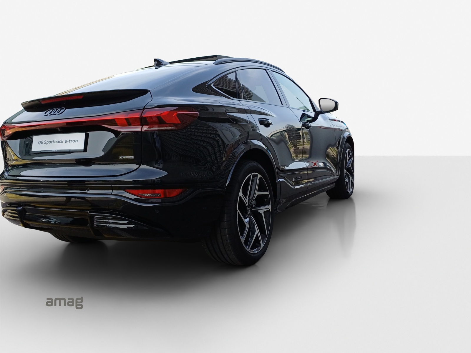 AUDI Q6 Sportback e-tron quattro-image-4