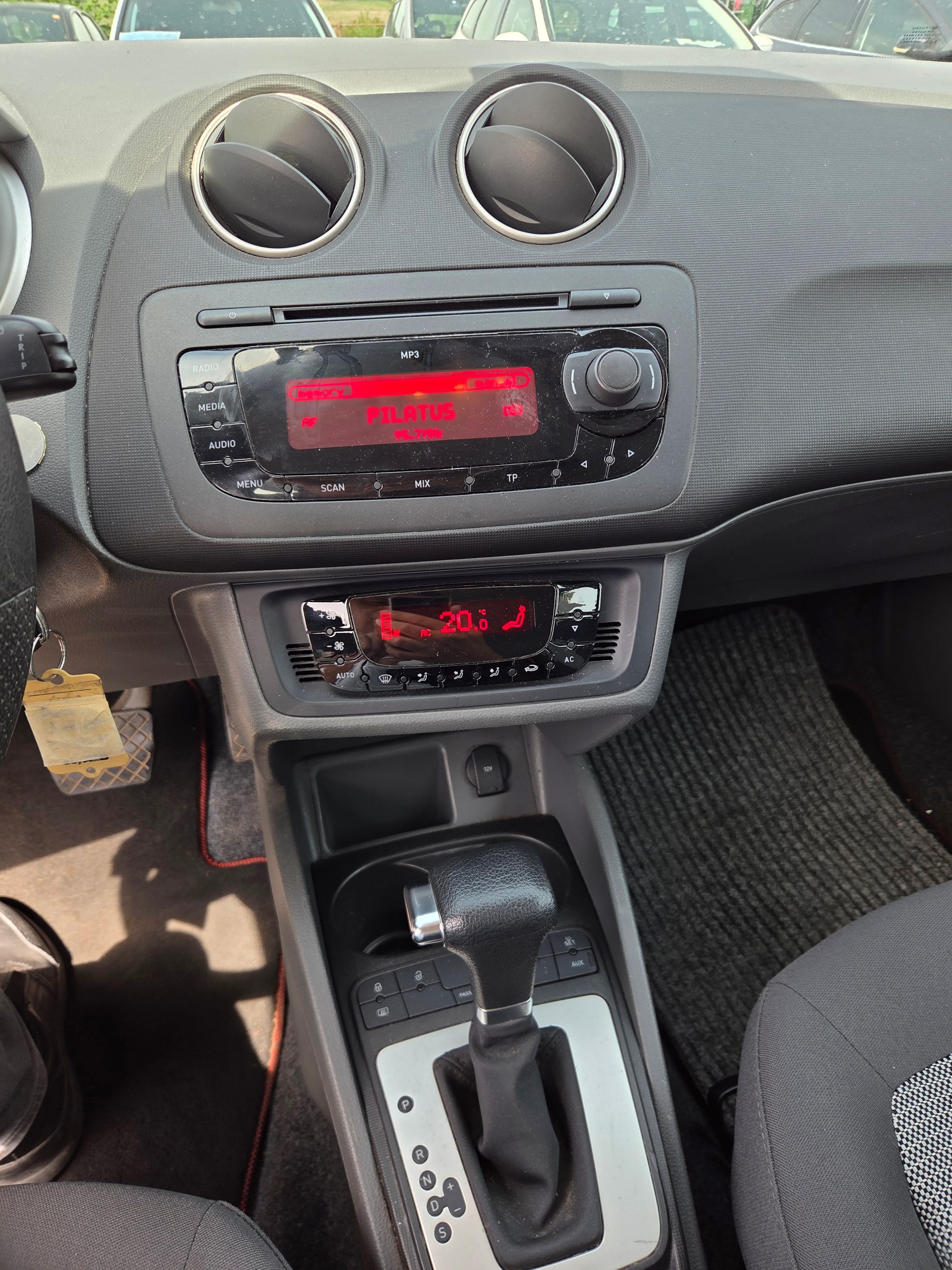 SEAT Ibiza 1.6 Sport DSG-image-7