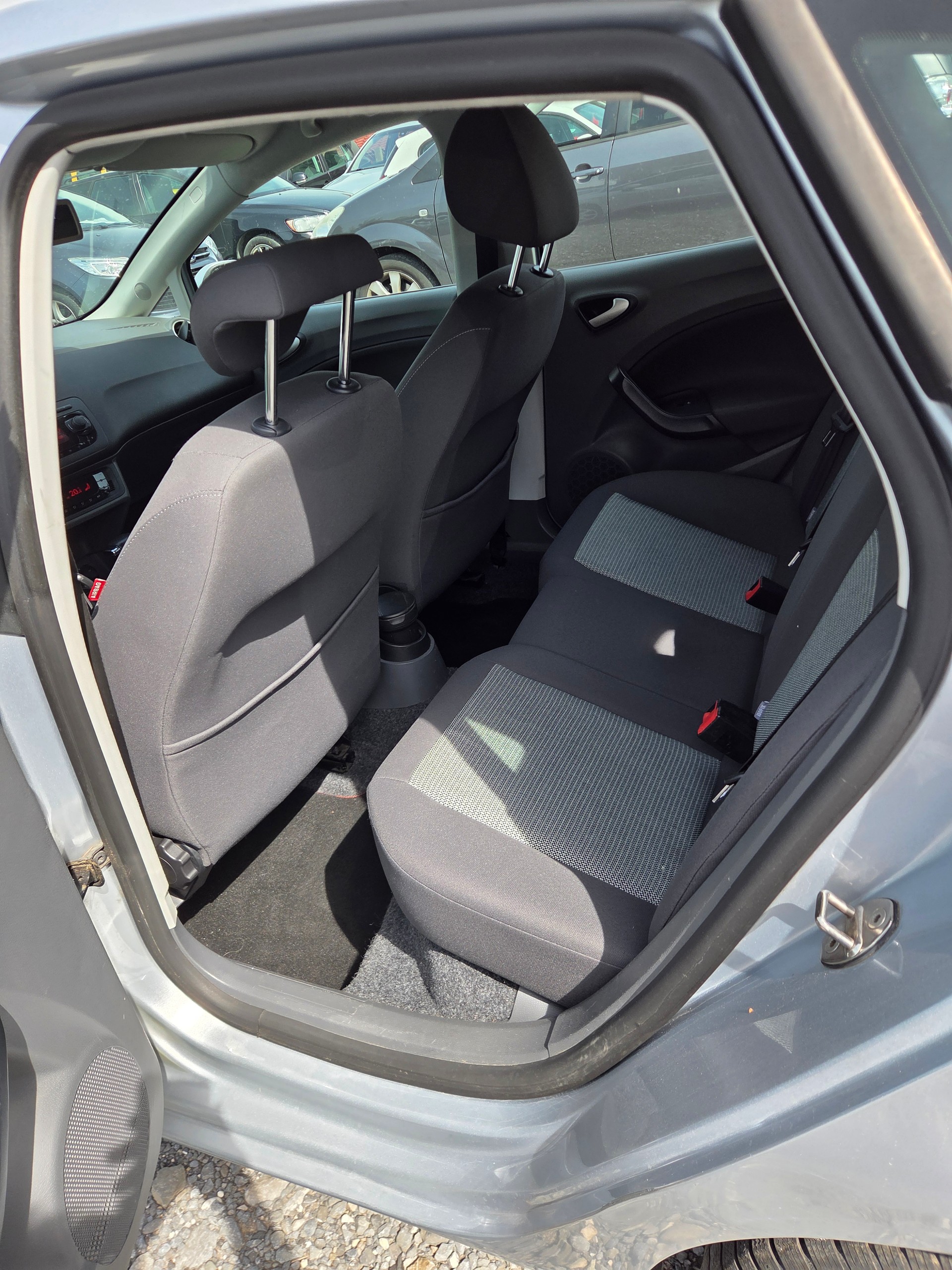 SEAT Ibiza 1.6 Sport DSG-image-5