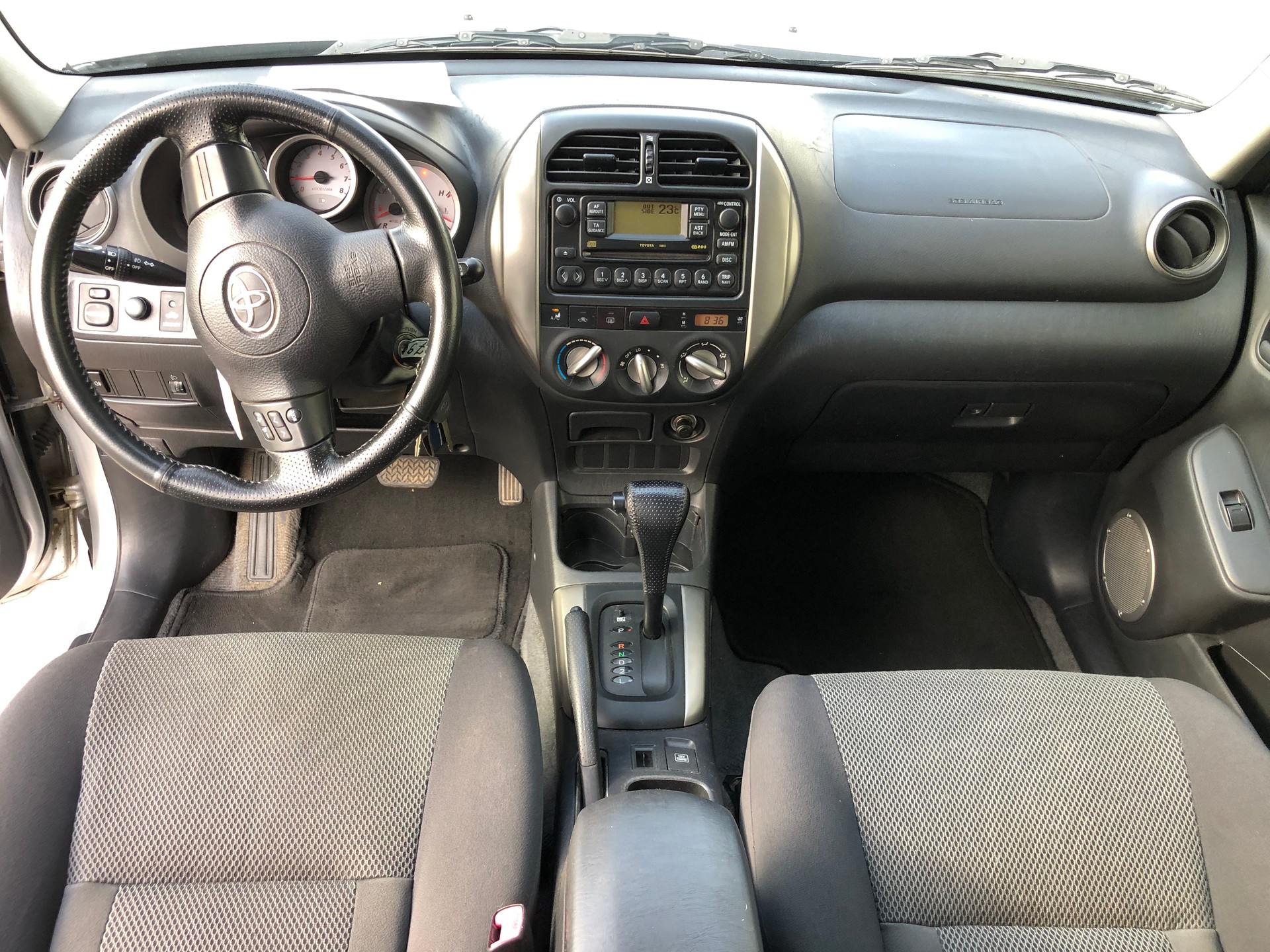 TOYOTA RAV-4 2.0 16V Linea Sol-image-13