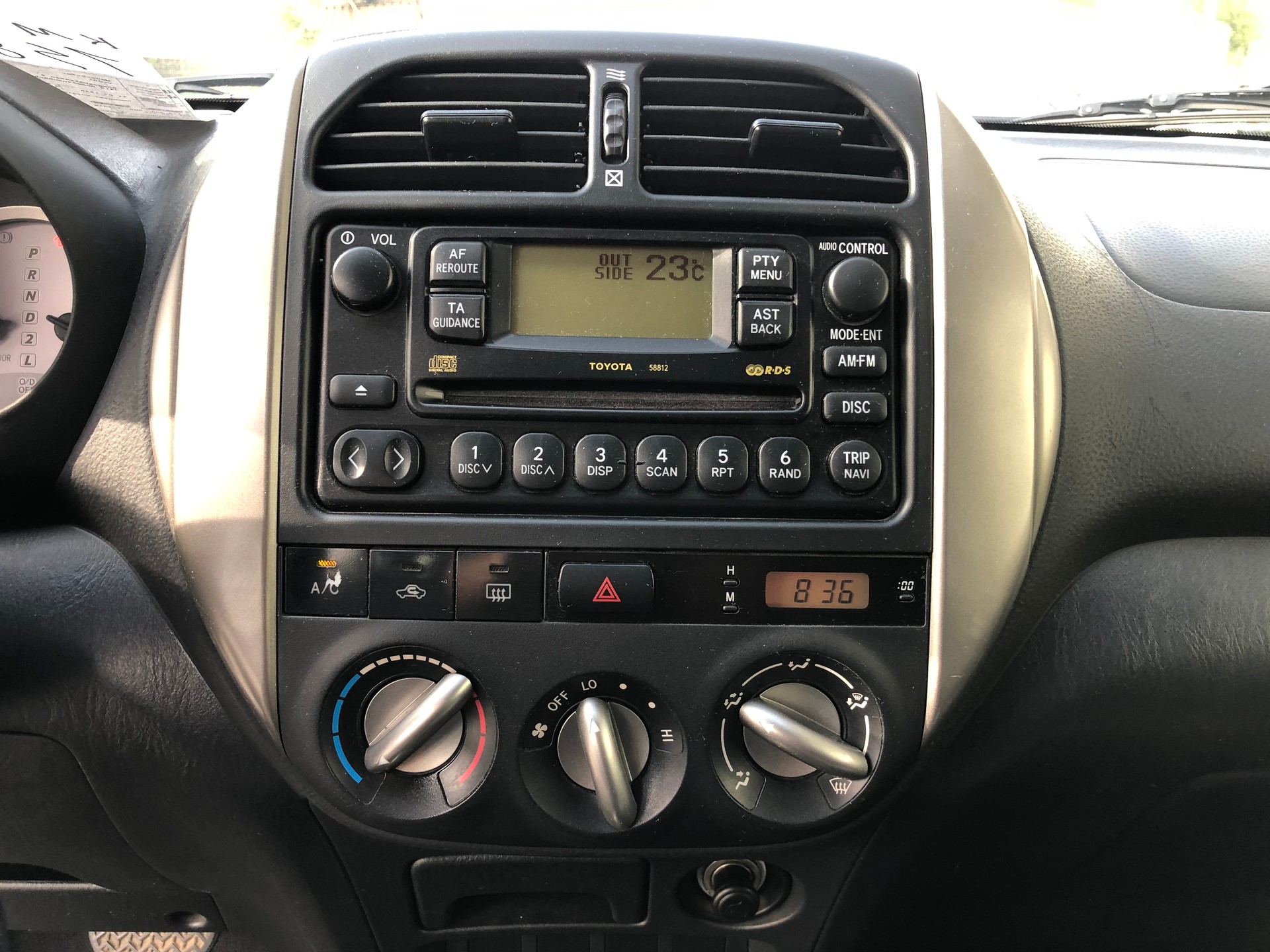 TOYOTA RAV-4 2.0 16V Linea Sol-image-14