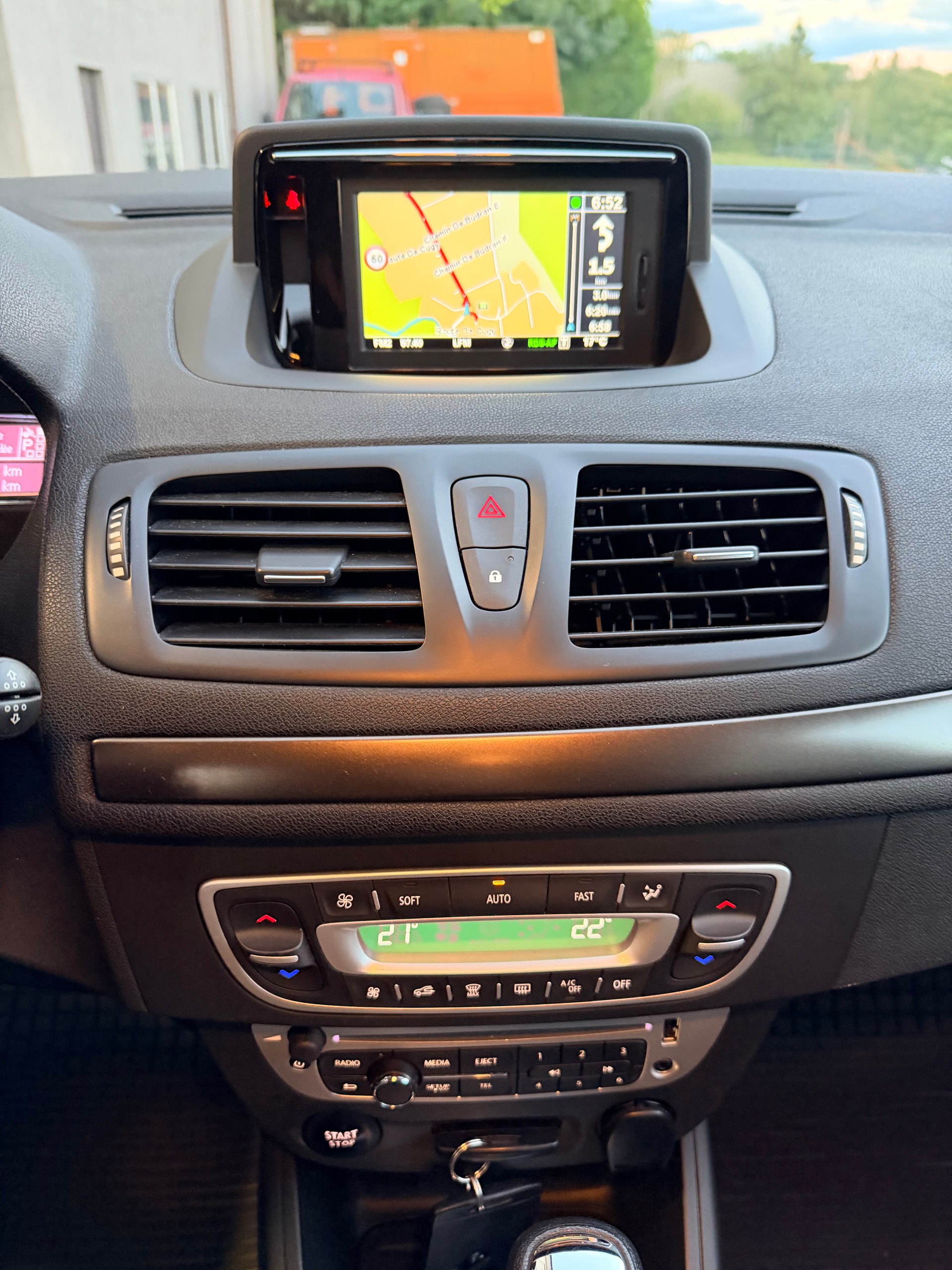RENAULT Mégane Grandtour 1.5 dCi Limited EDC-image-12