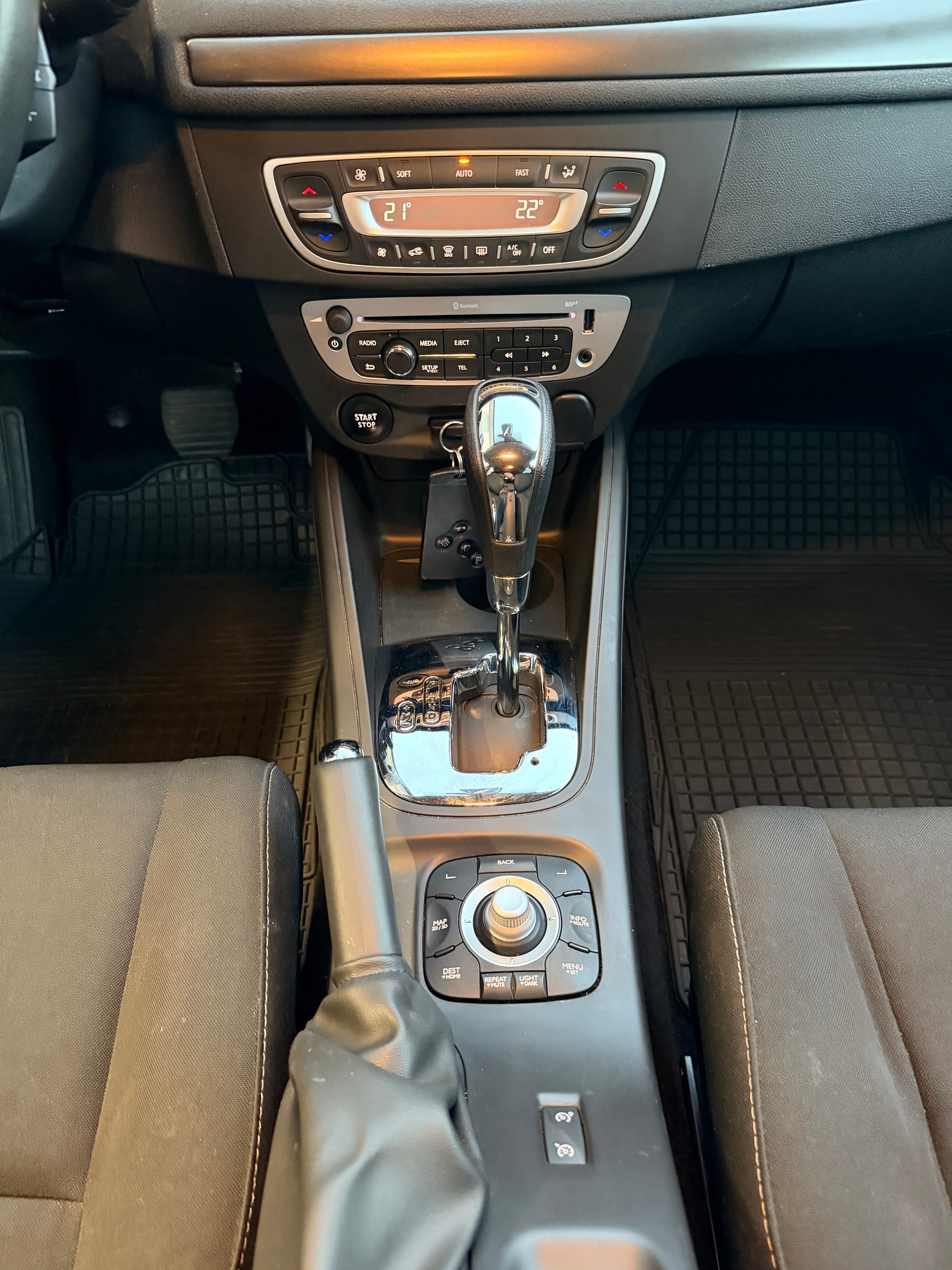 RENAULT Mégane Grandtour 1.5 dCi Limited EDC-image-11