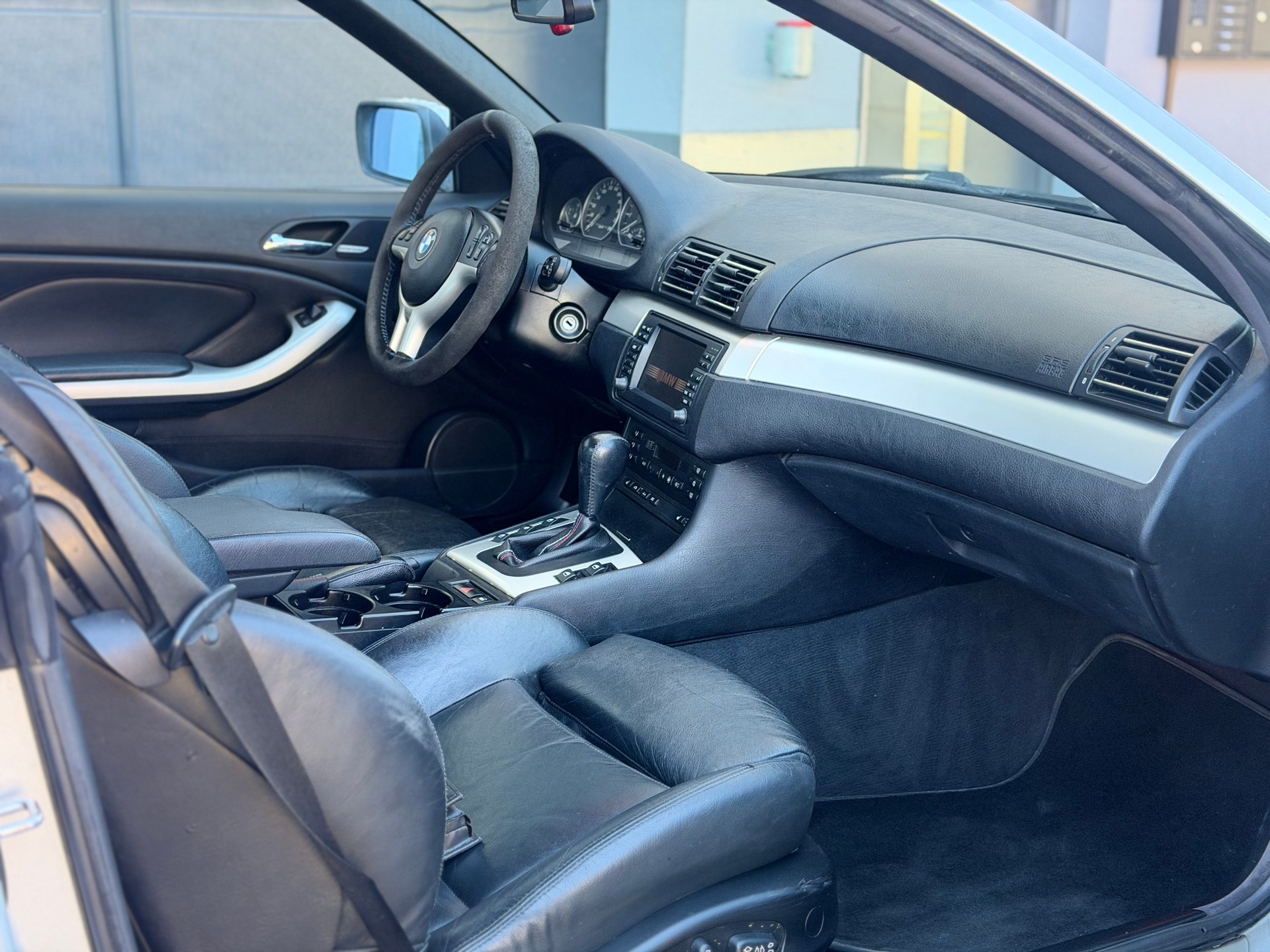 BMW 330Ci Cabriolet-image-7
