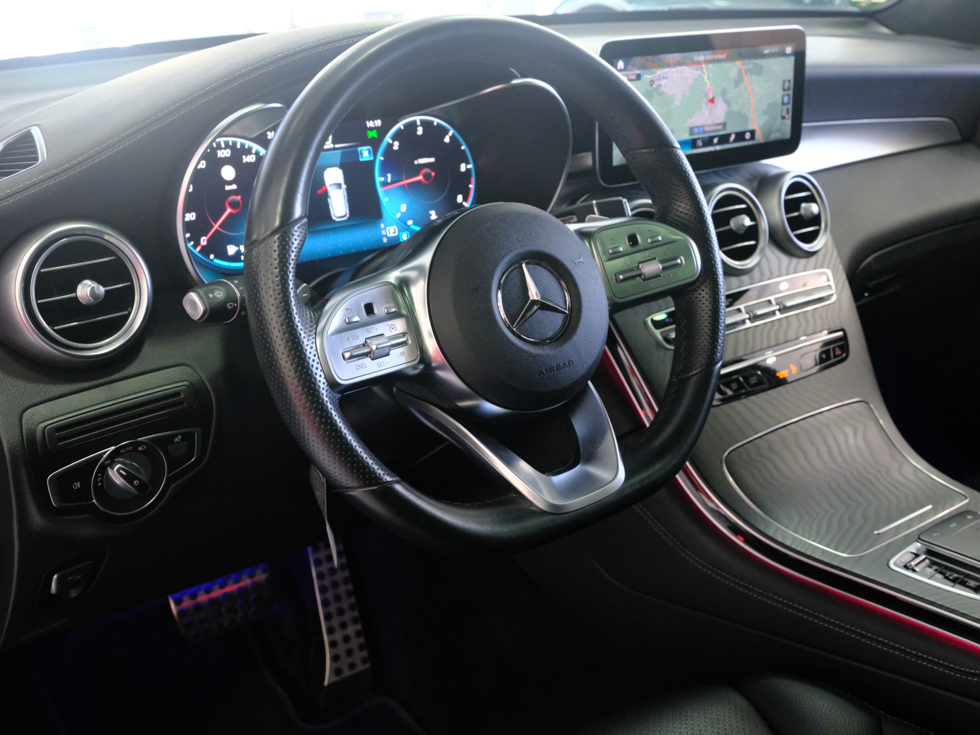 MERCEDES-BENZ GLC 220 d AMG Line 4Matic 9G-Tronic-image-8