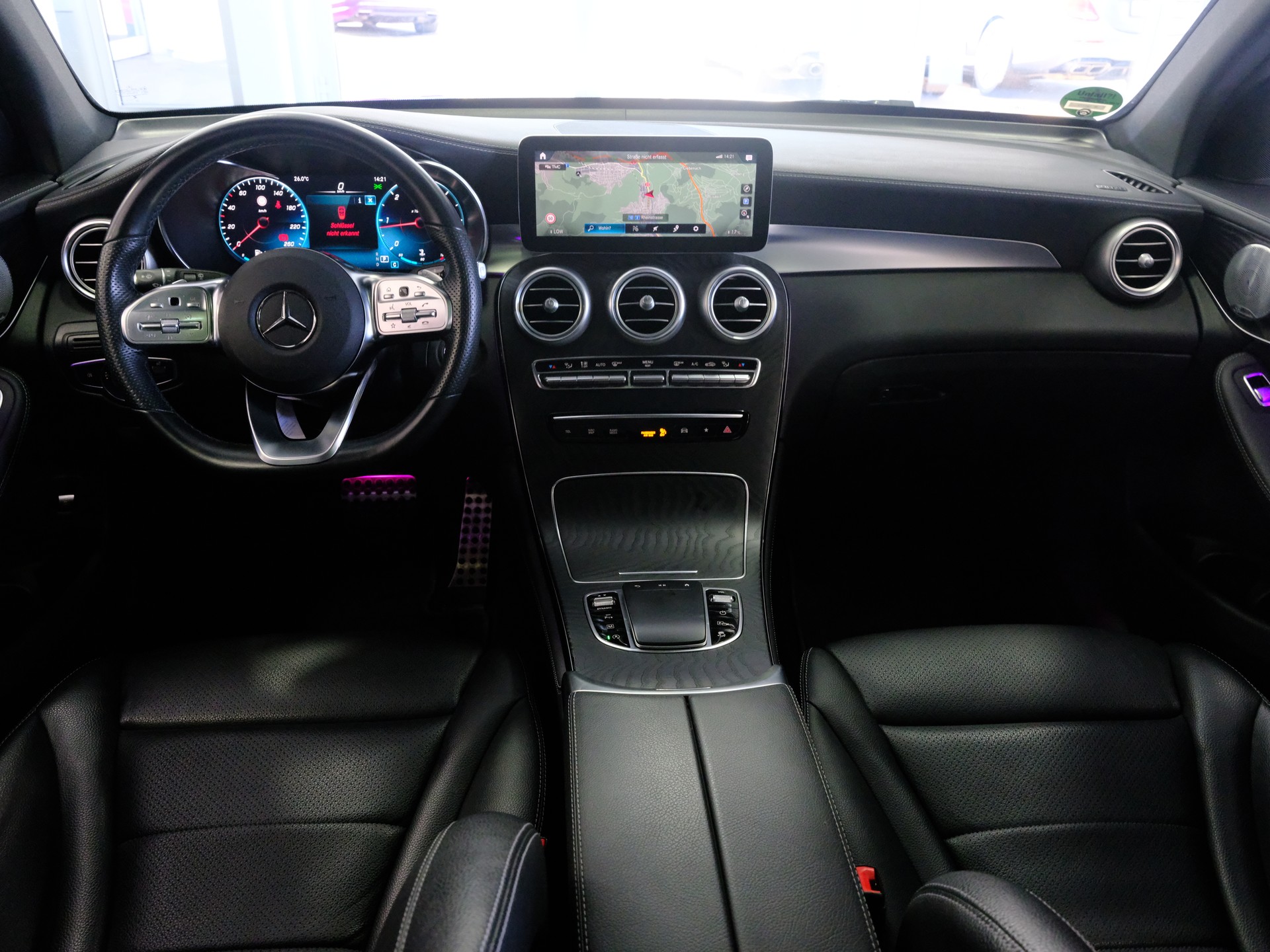 MERCEDES-BENZ GLC 220 d AMG Line 4Matic 9G-Tronic-image-13