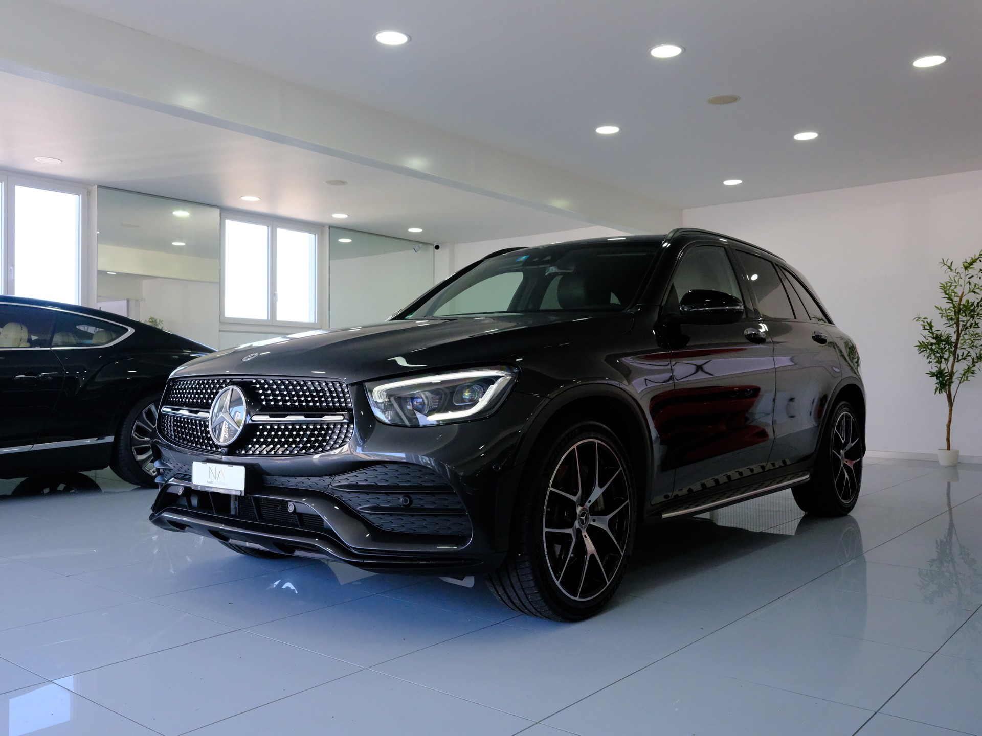 MERCEDES-BENZ GLC 220 d AMG Line 4Matic 9G-Tronic-image-3