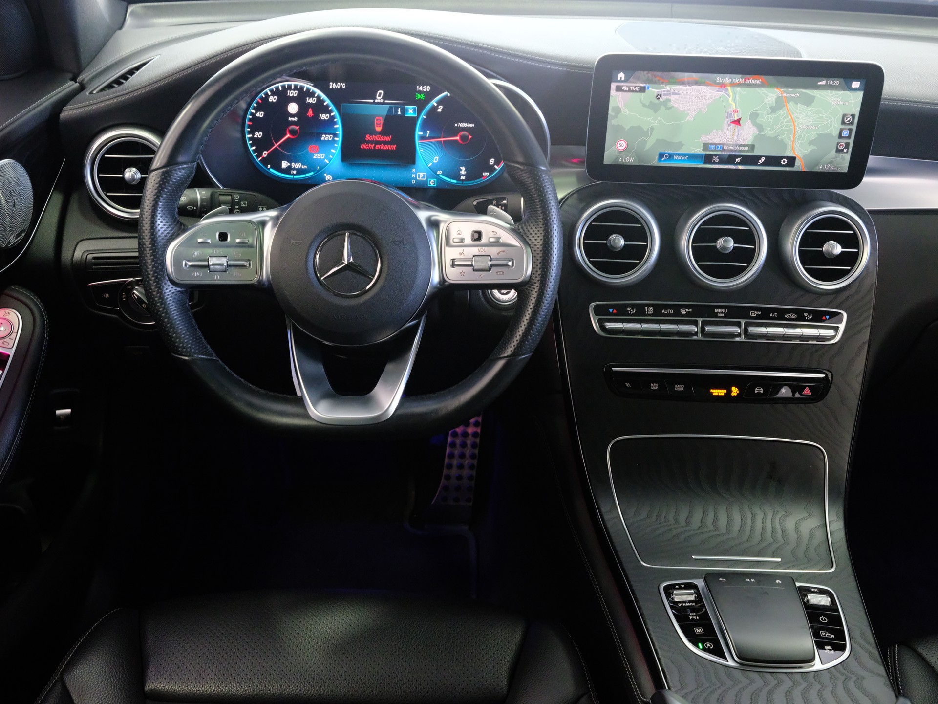 MERCEDES-BENZ GLC 220 d AMG Line 4Matic 9G-Tronic-image-11