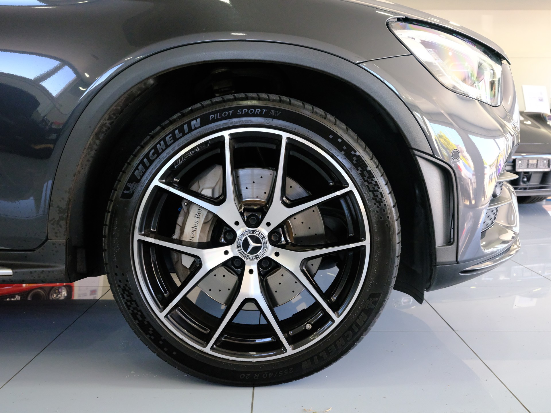 MERCEDES-BENZ GLC 220 d AMG Line 4Matic 9G-Tronic-image-18