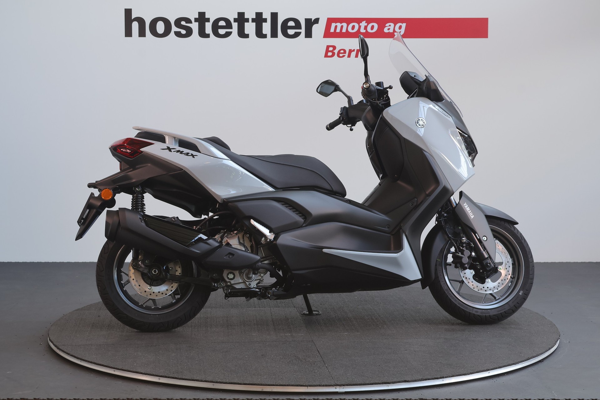 YAMAHA XMAX 300 Tech MAX+-showroom-element-1