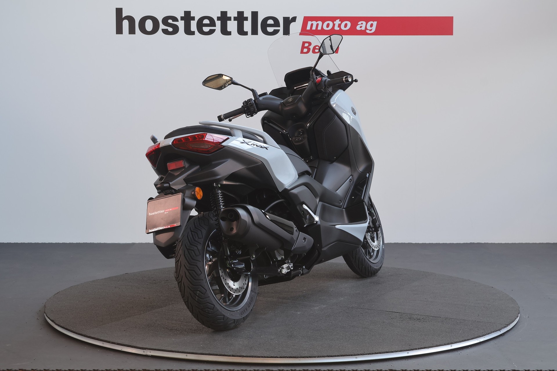 YAMAHA XMAX 300 Tech MAX+-showroom-element-2