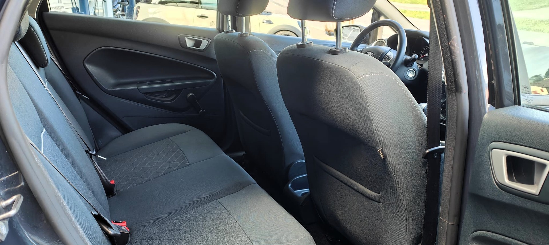 FORD Fiesta 1.25 16V Ambiente-image-12