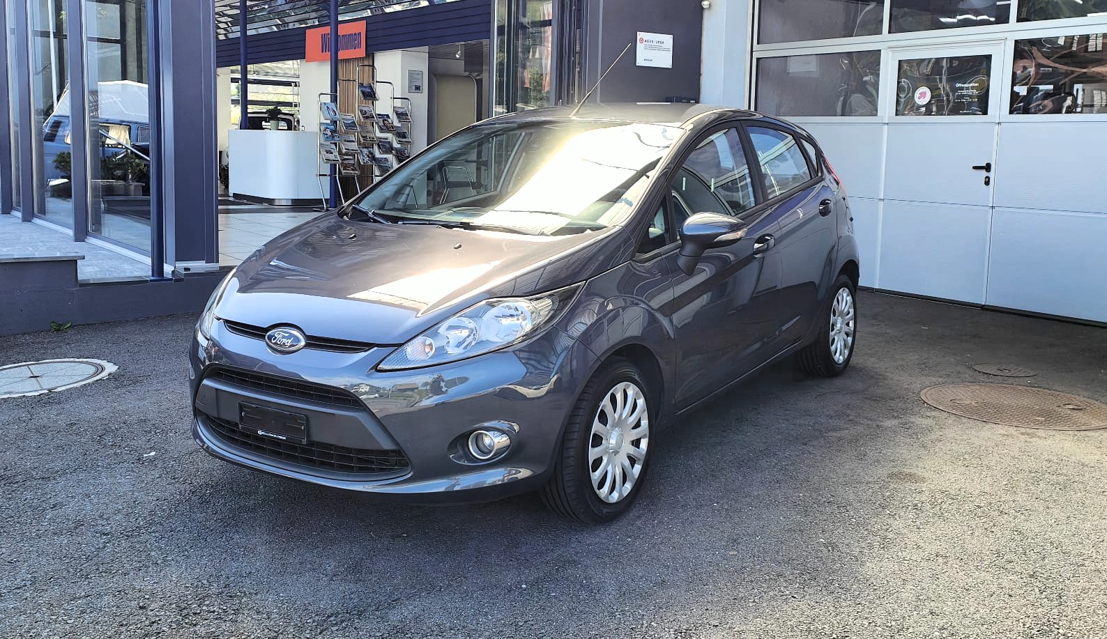 FORD Fiesta 1.25 16V Ambiente-image-1