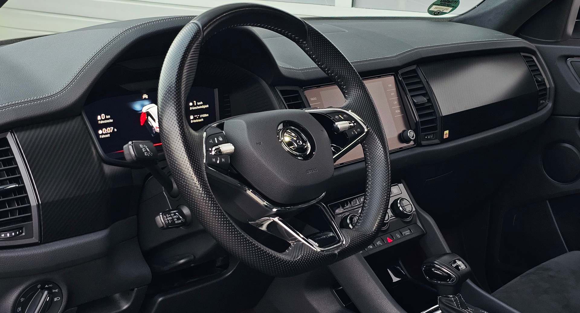 SKODA Kodiaq 2.0 TDI CR SportLine 4x4 DSG-image-5