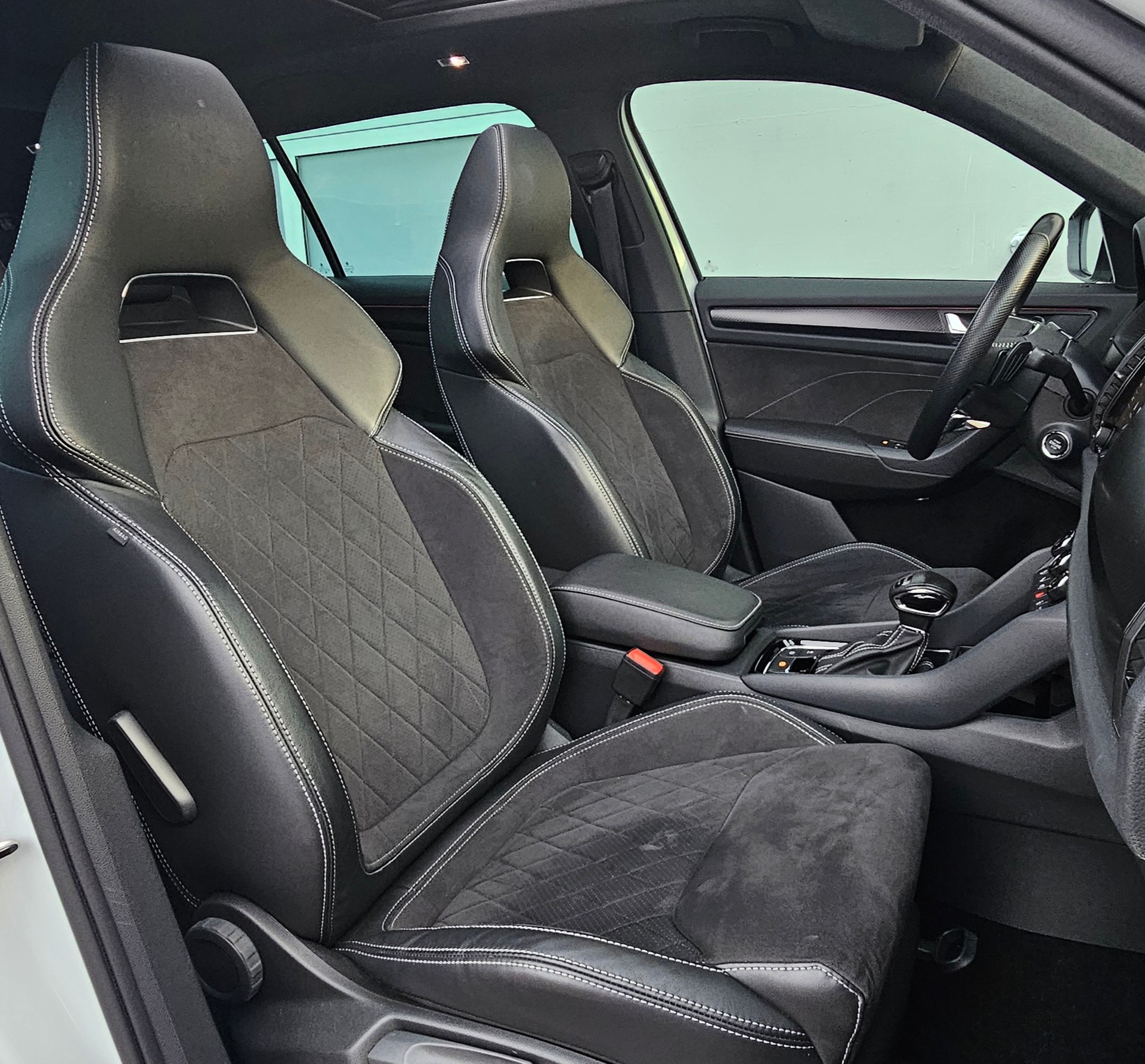 SKODA Kodiaq 2.0 TDI CR SportLine 4x4 DSG-image-7