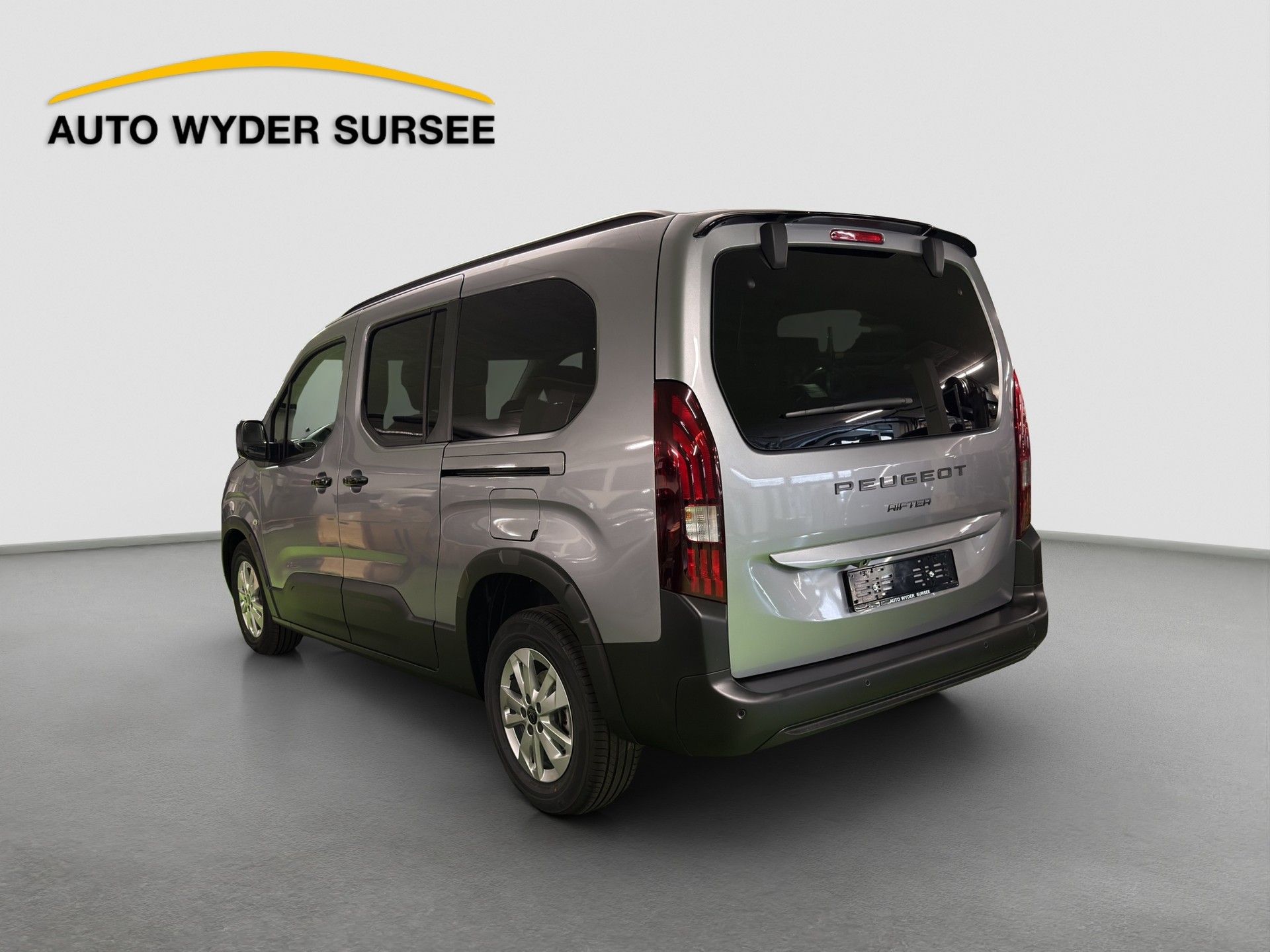 PEUGEOT Rifter Long 1.5 BlueHDi 130 Family Edition-image-3