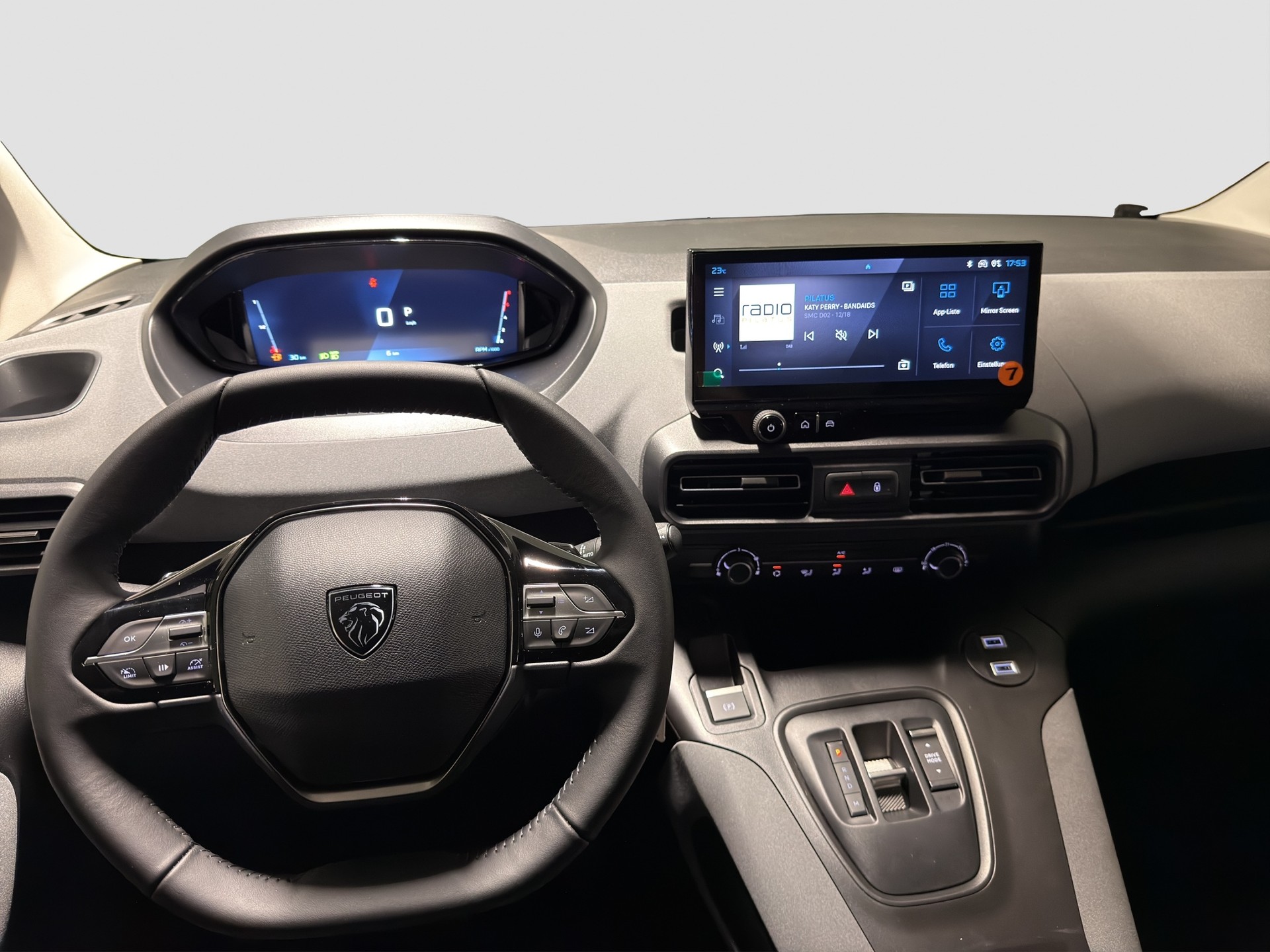 PEUGEOT Rifter Long 1.5 BlueHDi 130 Family Edition-image-14