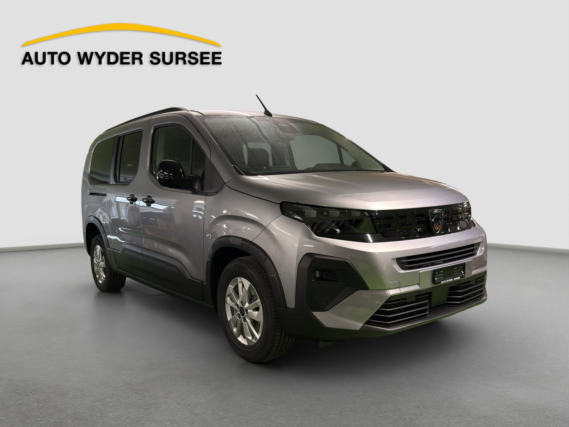 PEUGEOT Rifter Long 1.5 BlueHDi 130 Family Edition-image-7